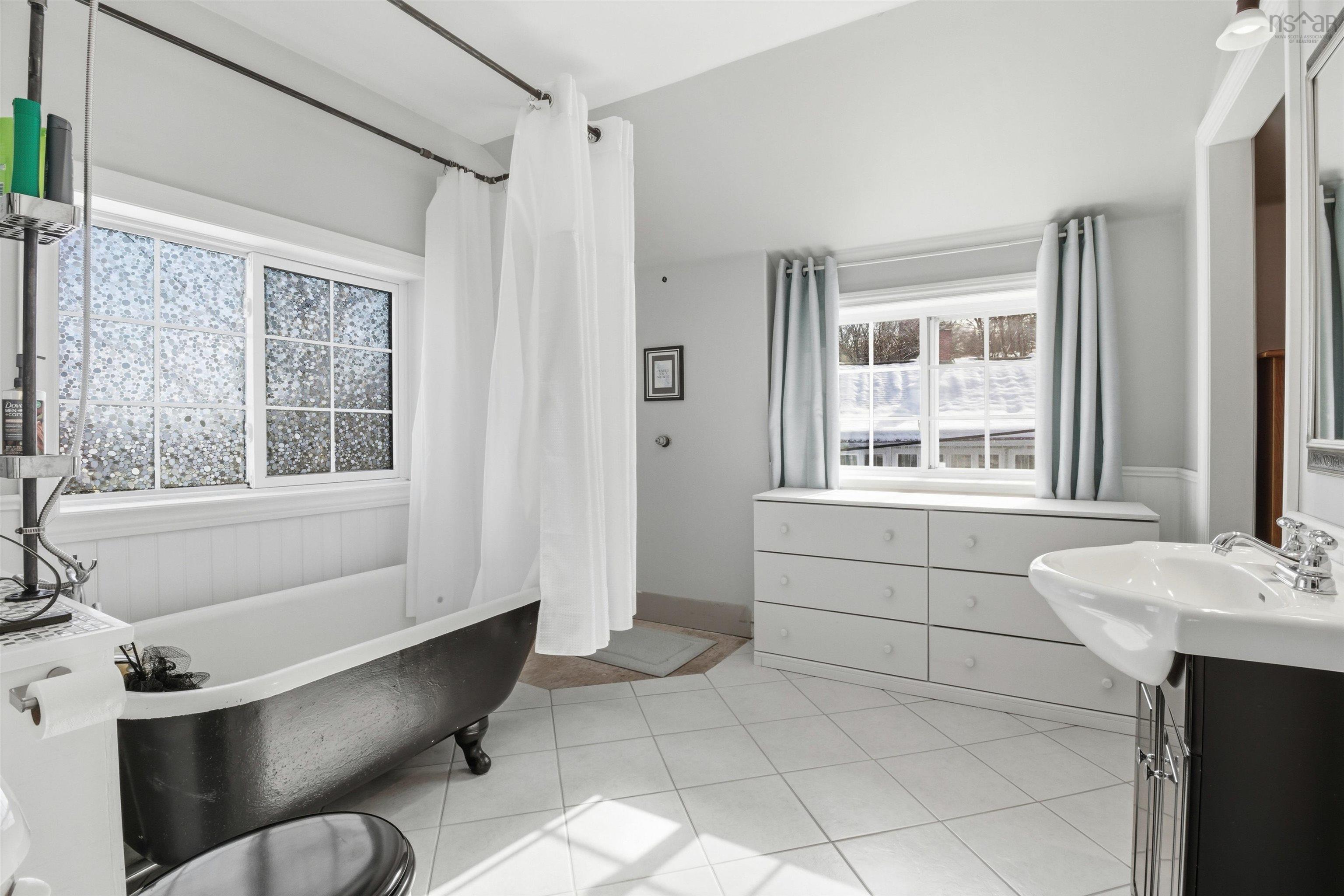 11 Maplewood Drive, Halifax, NS (MLS 202603124)