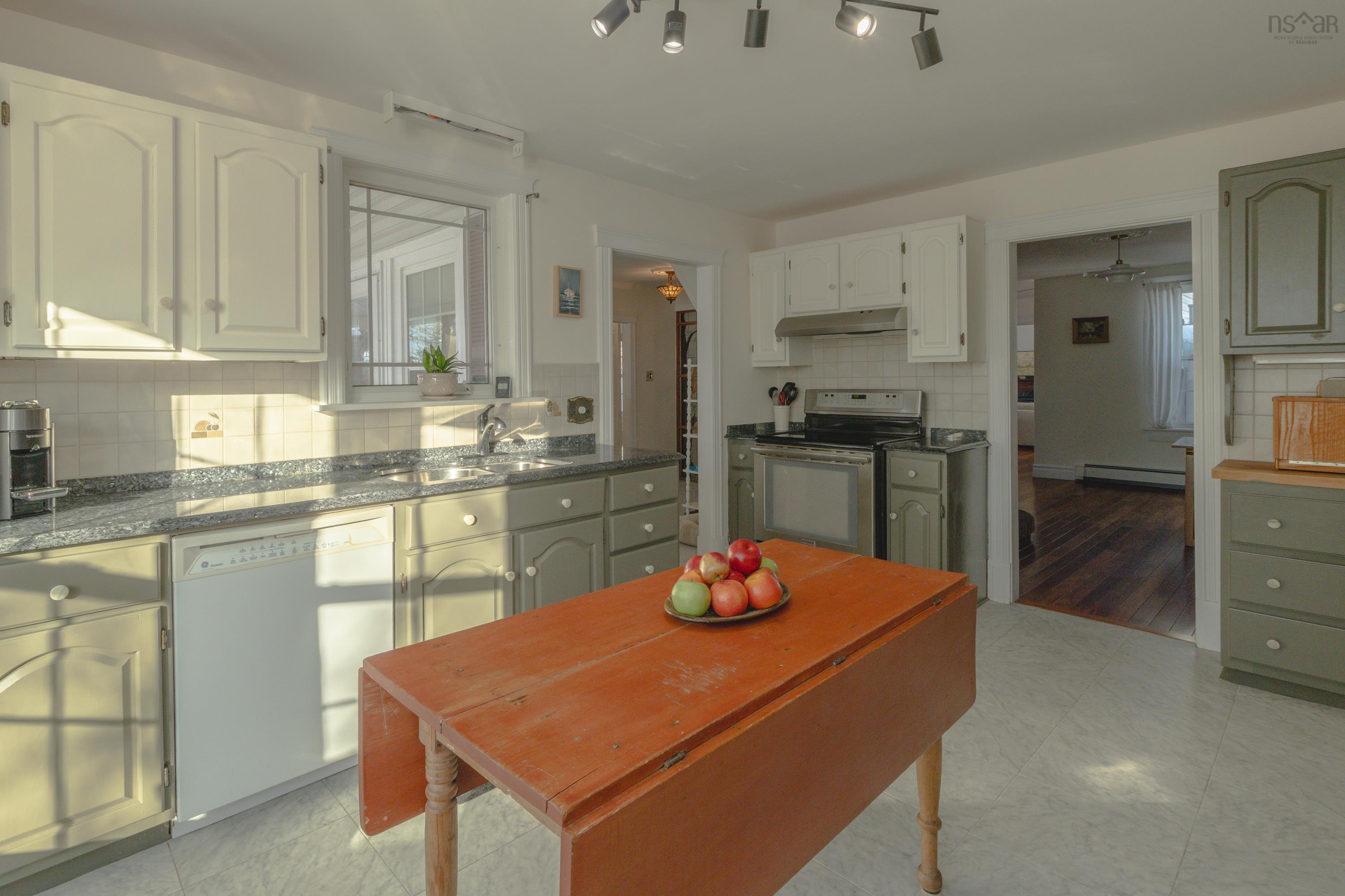 $469,900.00: 1387 Highway 1, Wellington