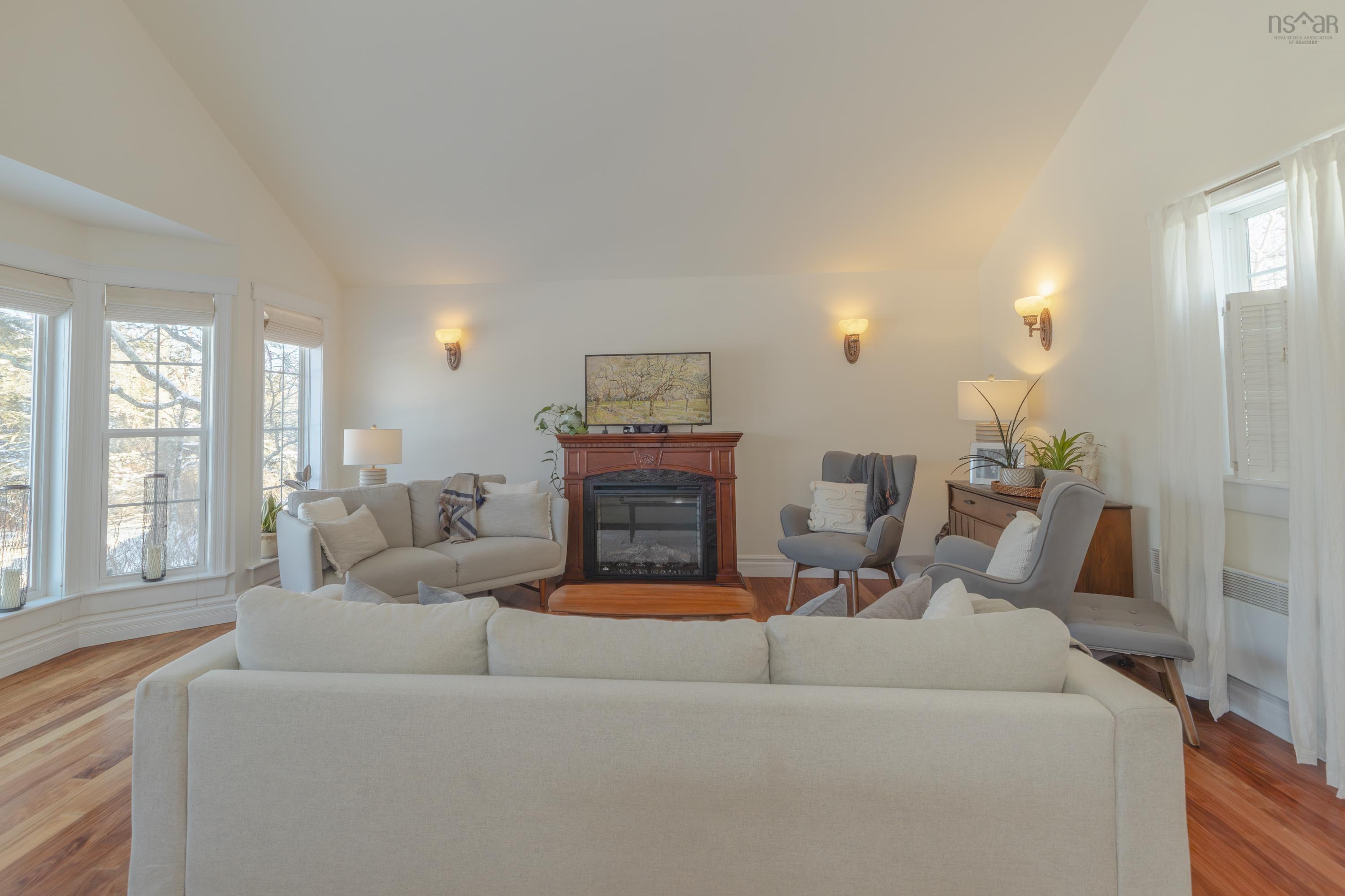 $469,900.00: 1387 Highway 1, Wellington