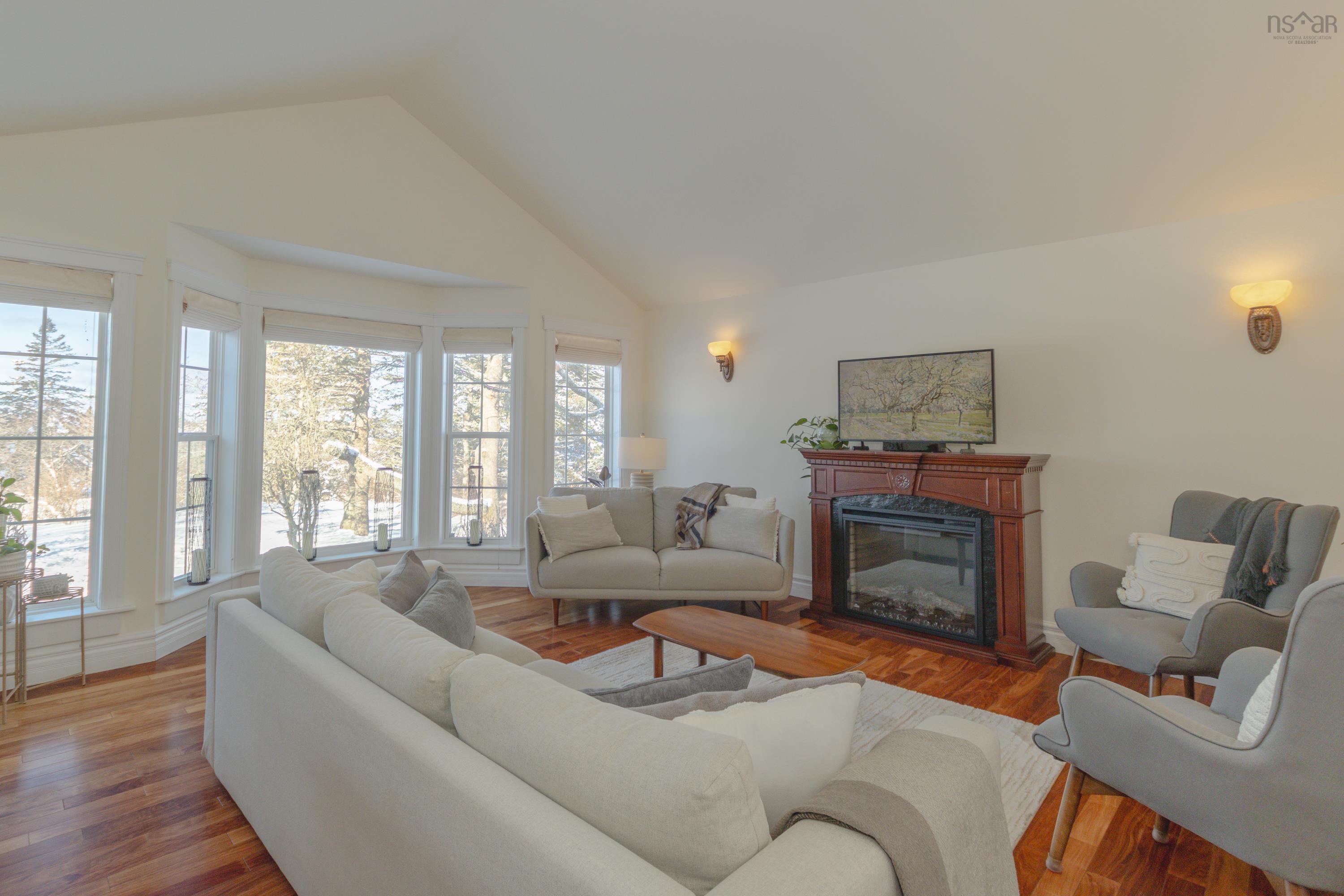 $469,900.00: 1387 Highway 1, Wellington