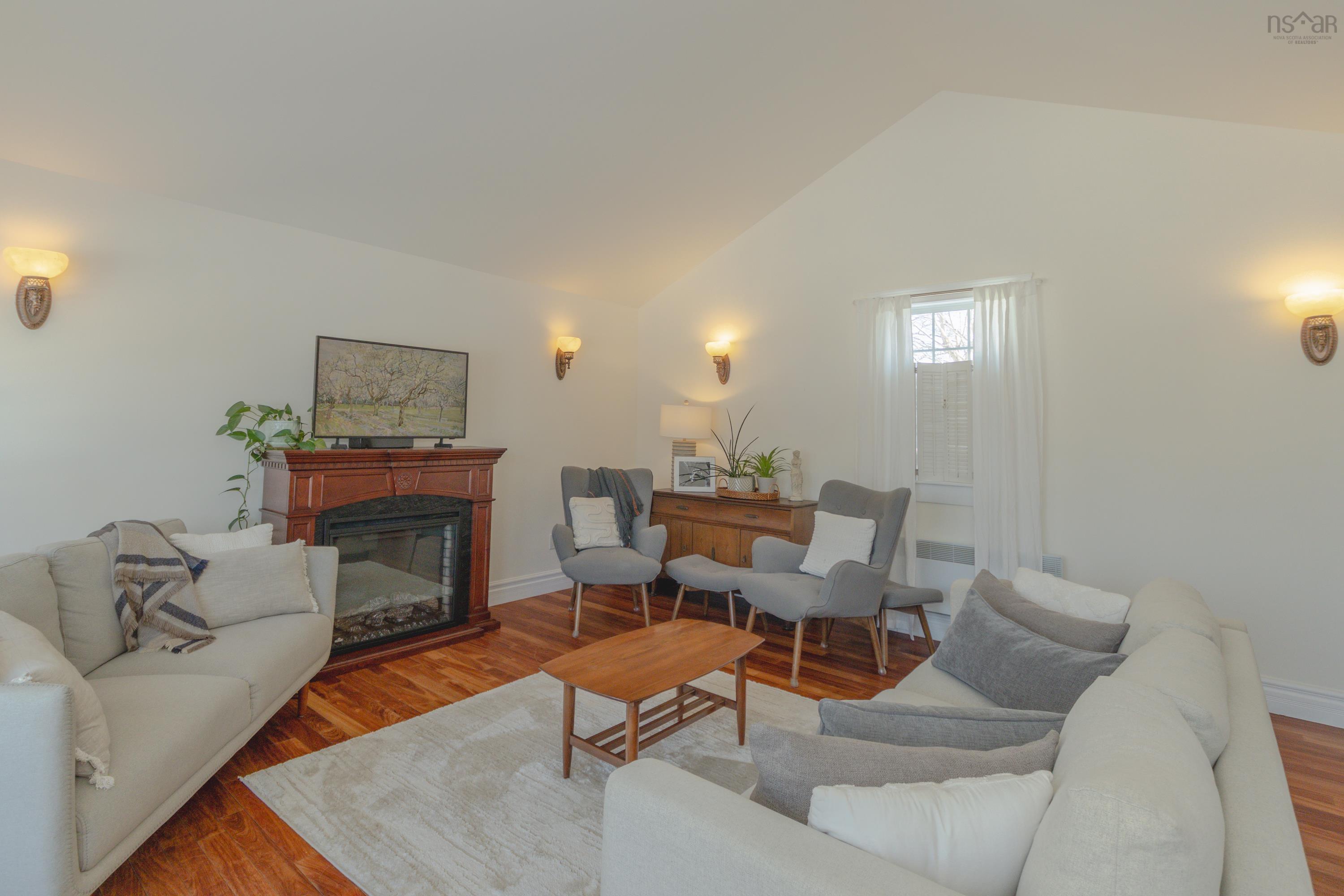 $469,900.00: 1387 Highway 1, Wellington