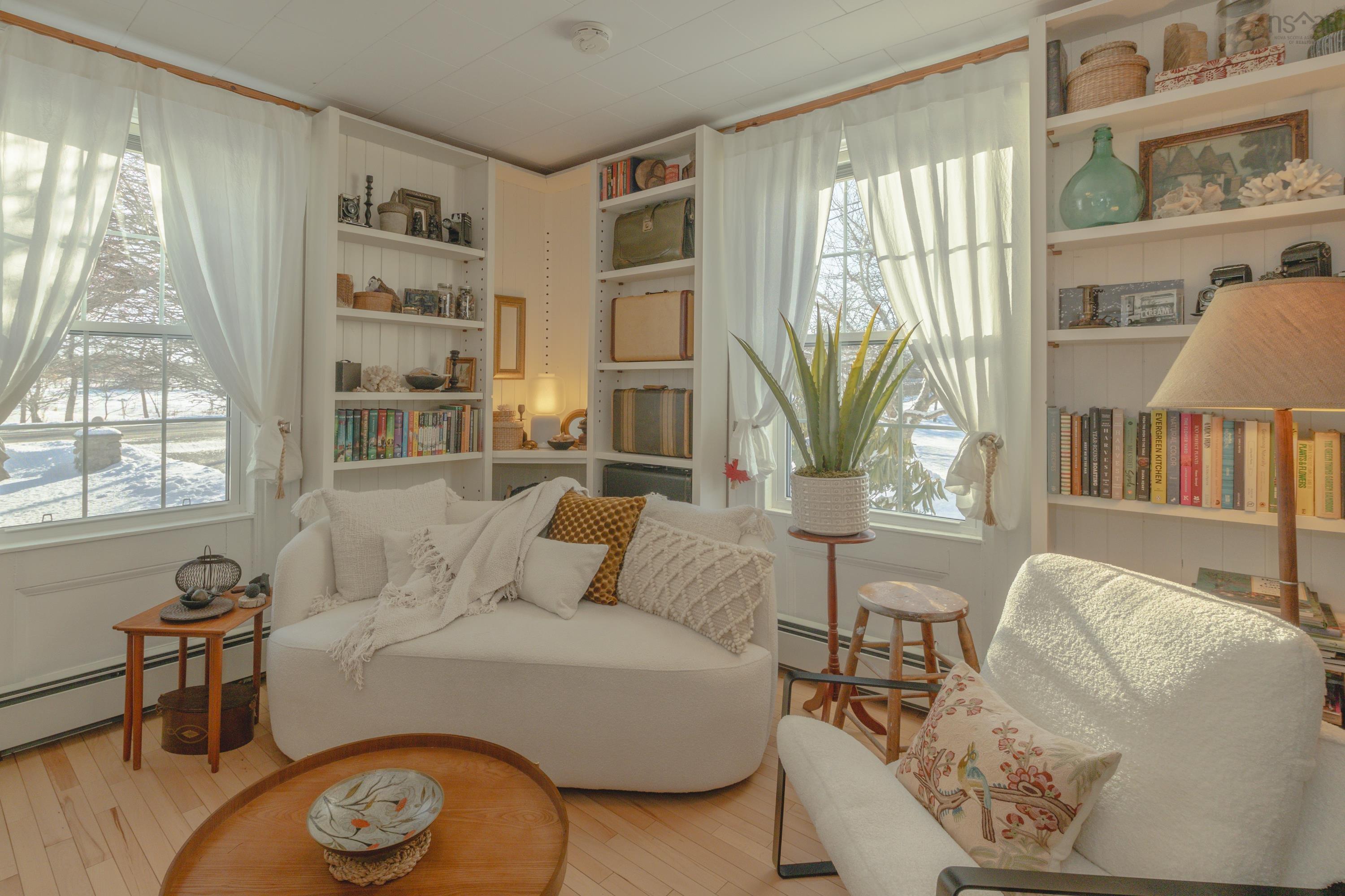 $469,900.00: 1387 Highway 1, Wellington