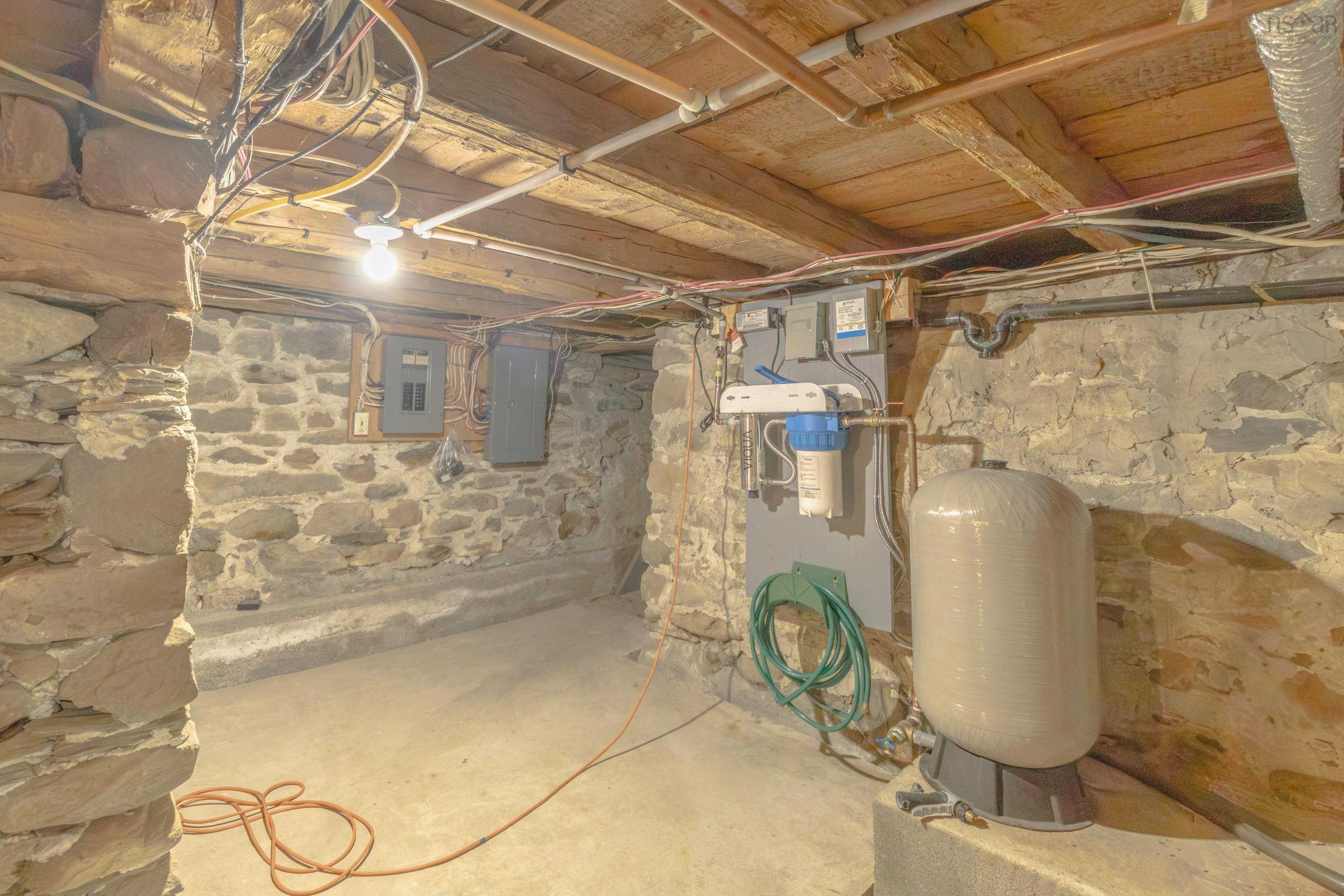 $469,900.00: 1387 Highway 1, Wellington