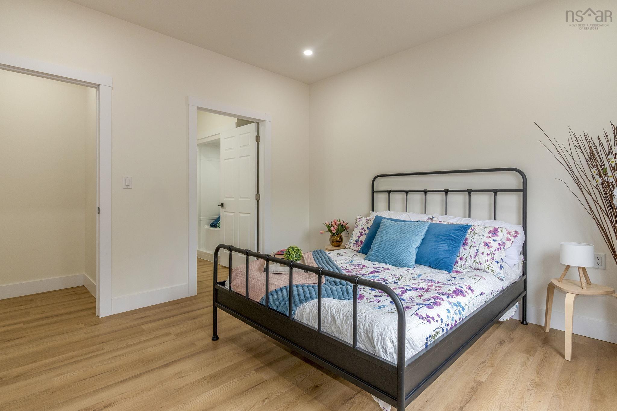 $299,900.00: 1914 Irwin Lake Road, Hilden