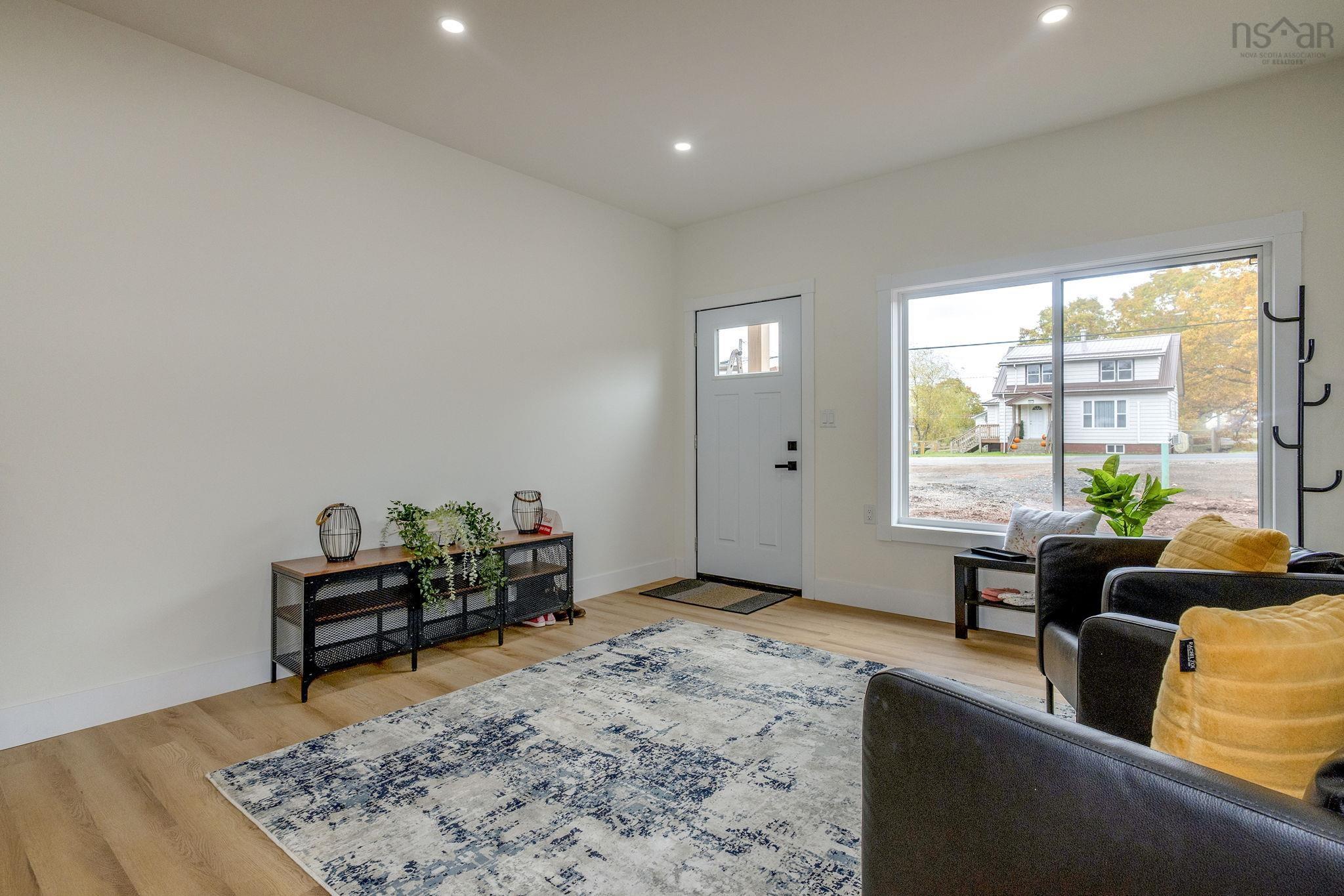 $299,900.00: 1914 Irwin Lake Road, Hilden