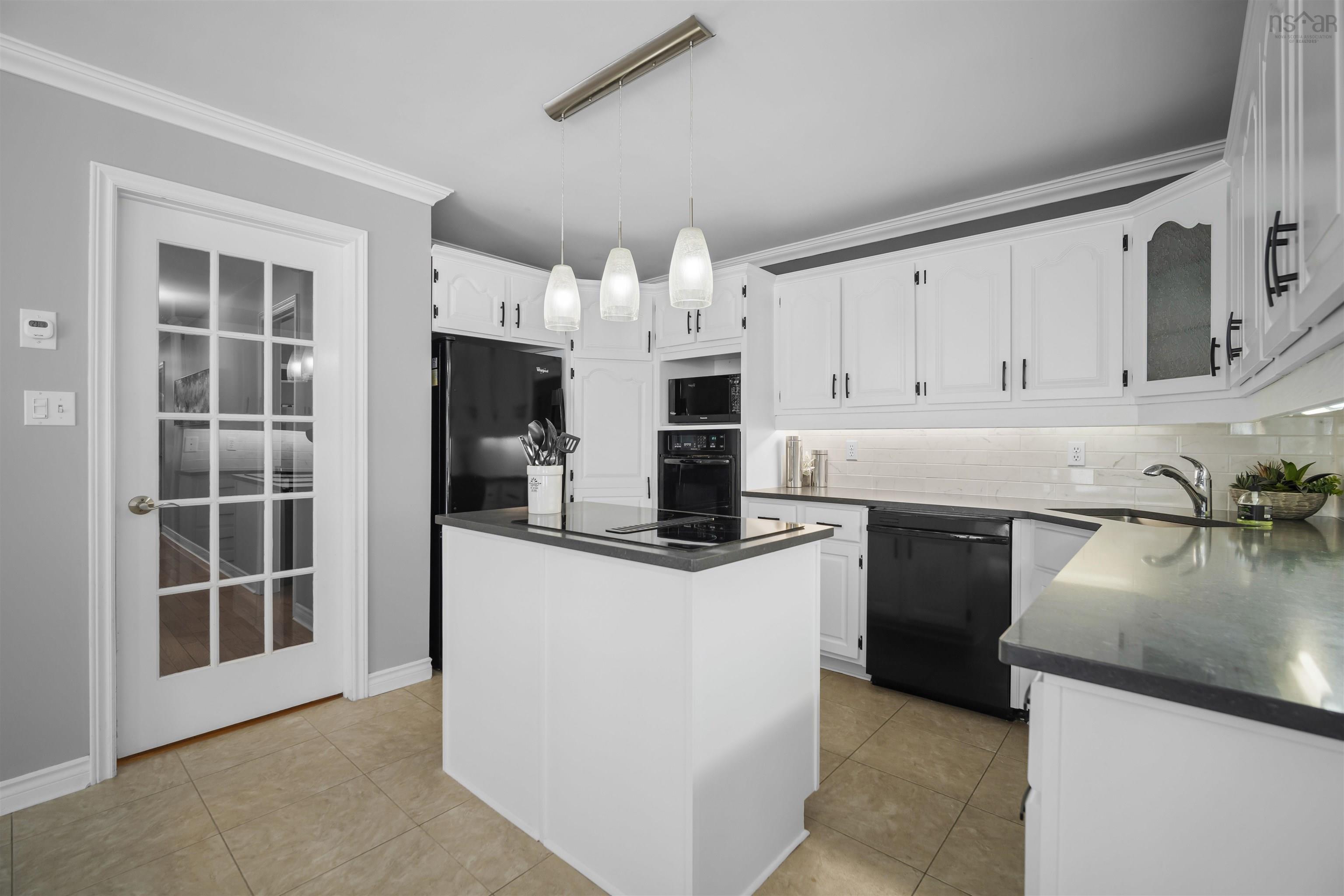 $659,900.00: 8 Castlewood Drive, Fall River