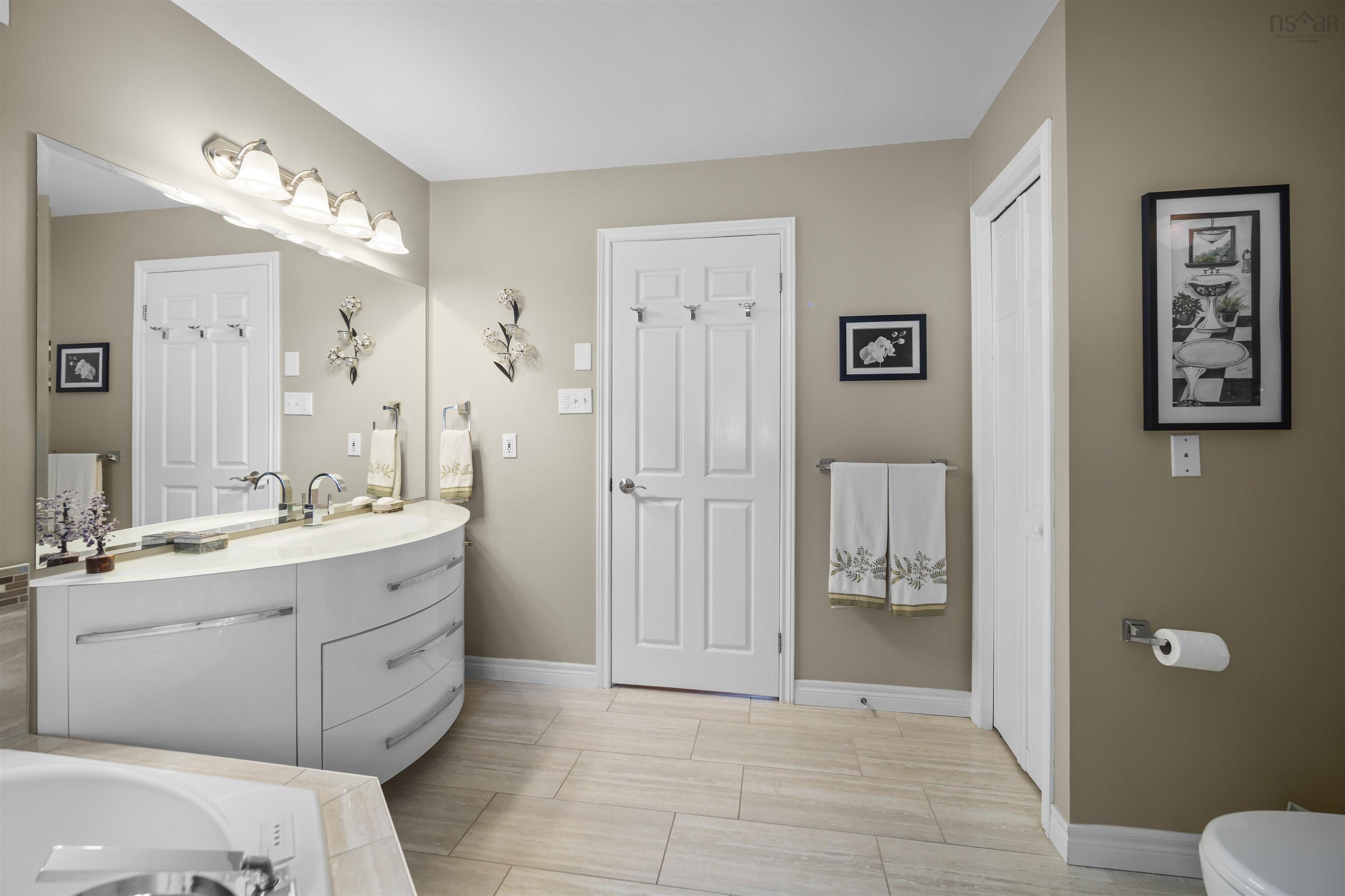 $659,900.00: 8 Castlewood Drive, Fall River