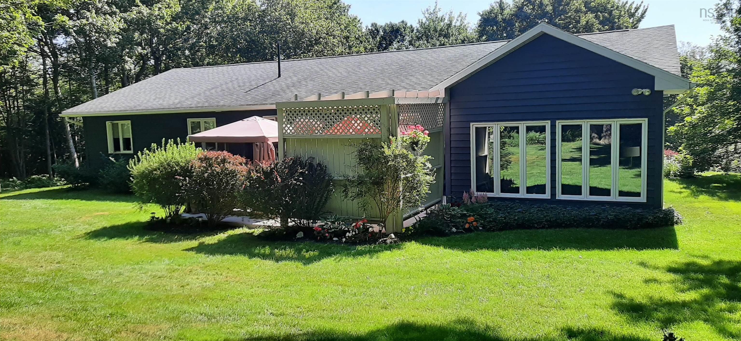 $659,900.00: 8 Castlewood Drive, Fall River