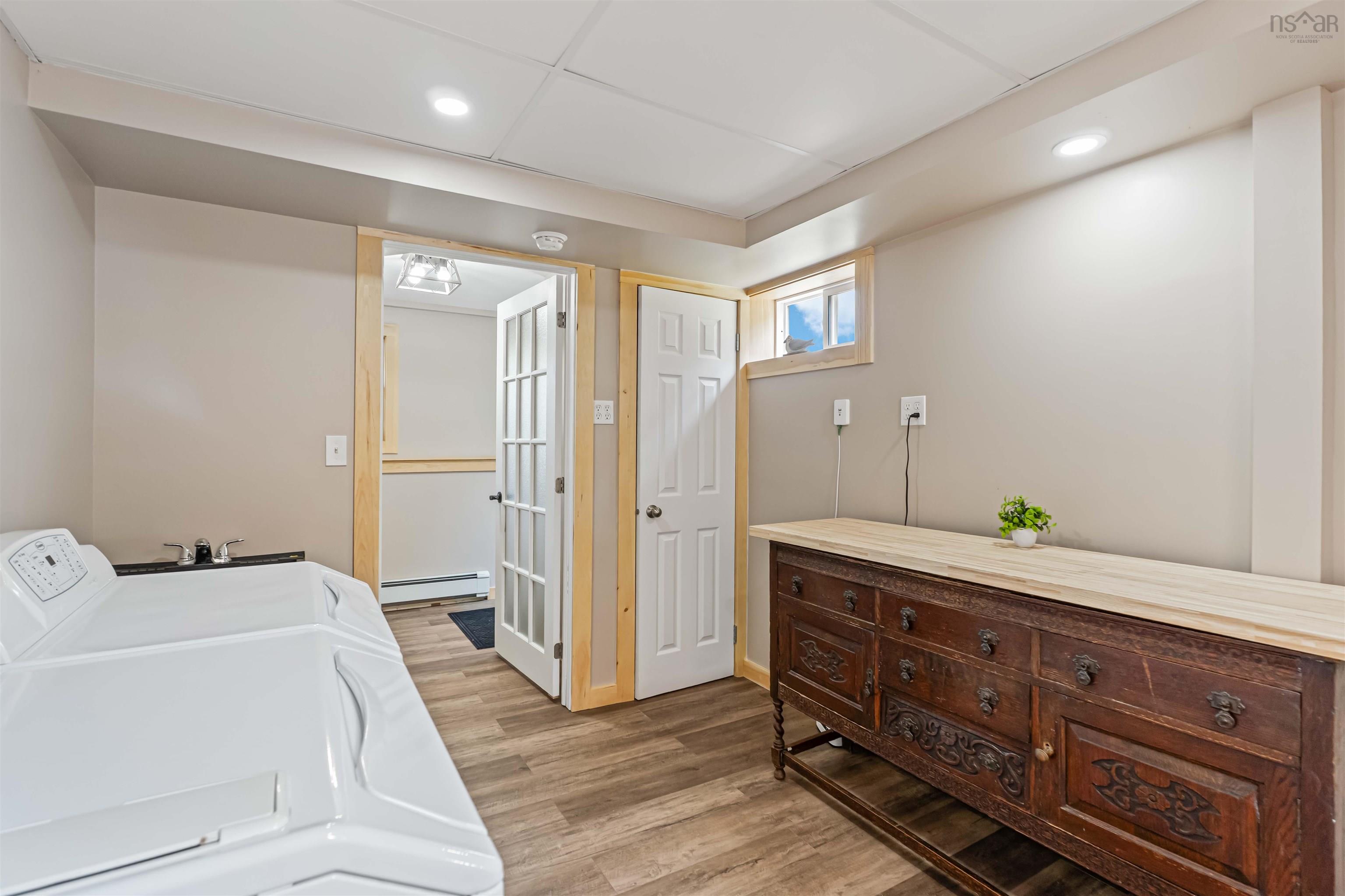 $399,000.00: 866 Brinton Road, Port Lorne