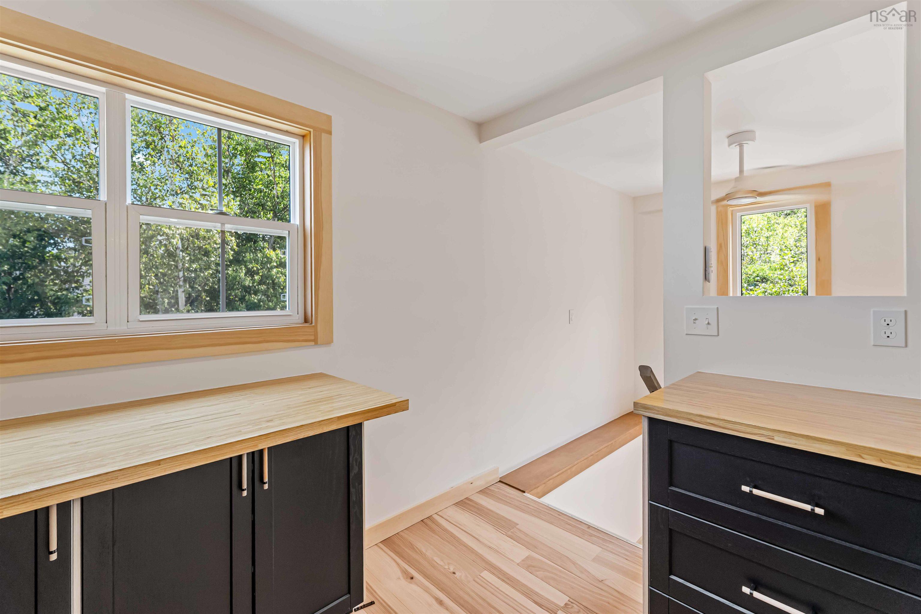 $399,000.00: 866 Brinton Road, Port Lorne