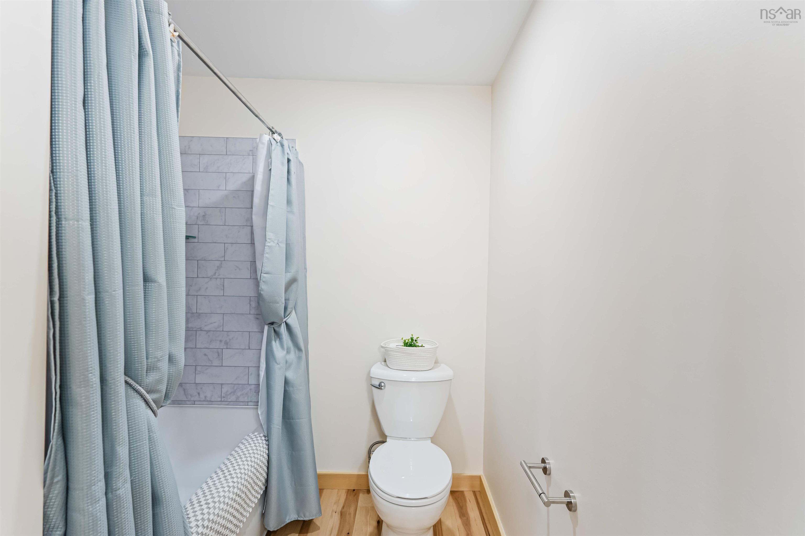 $399,000.00: 866 Brinton Road, Port Lorne