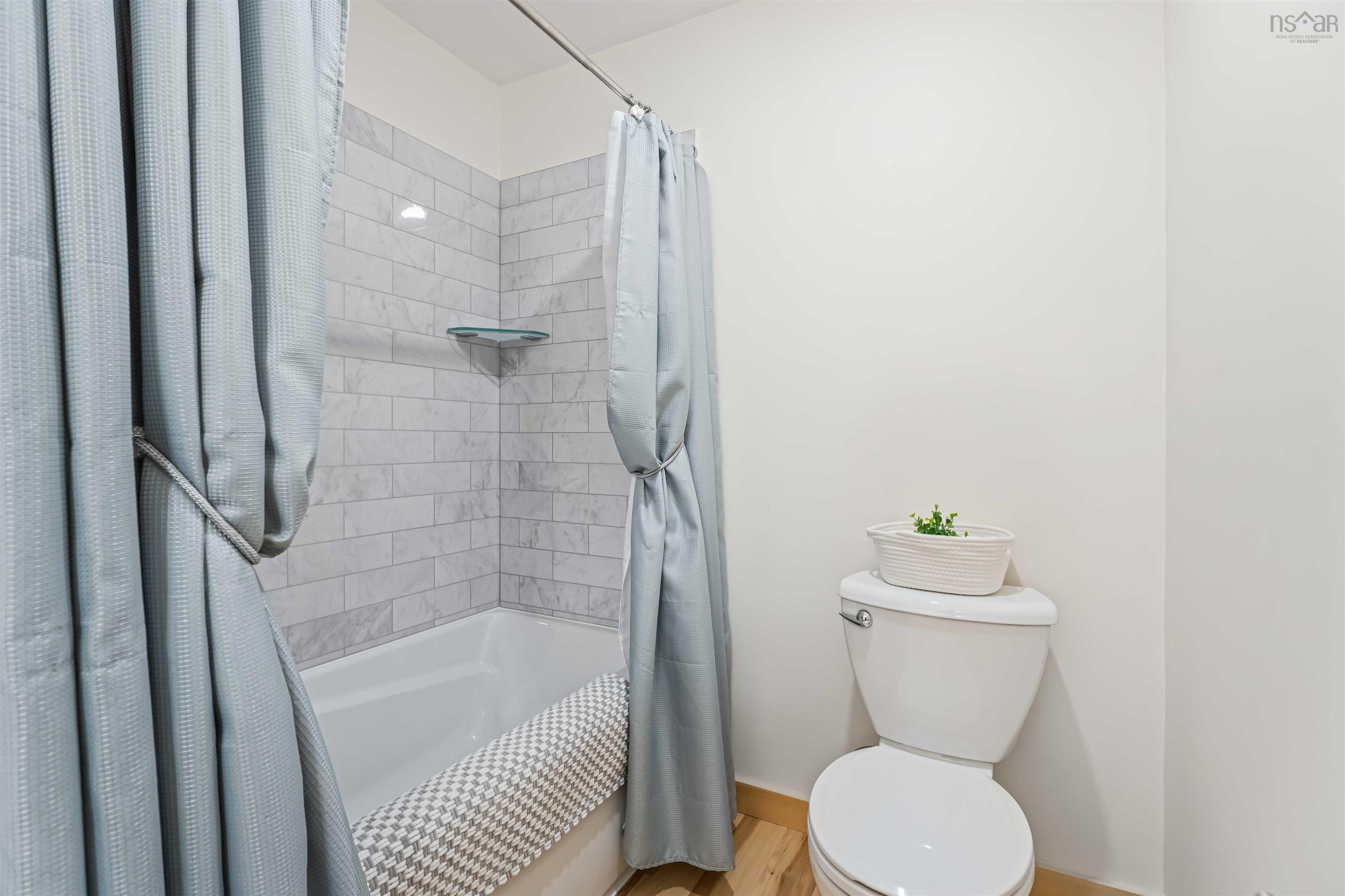 $399,000.00: 866 Brinton Road, Port Lorne