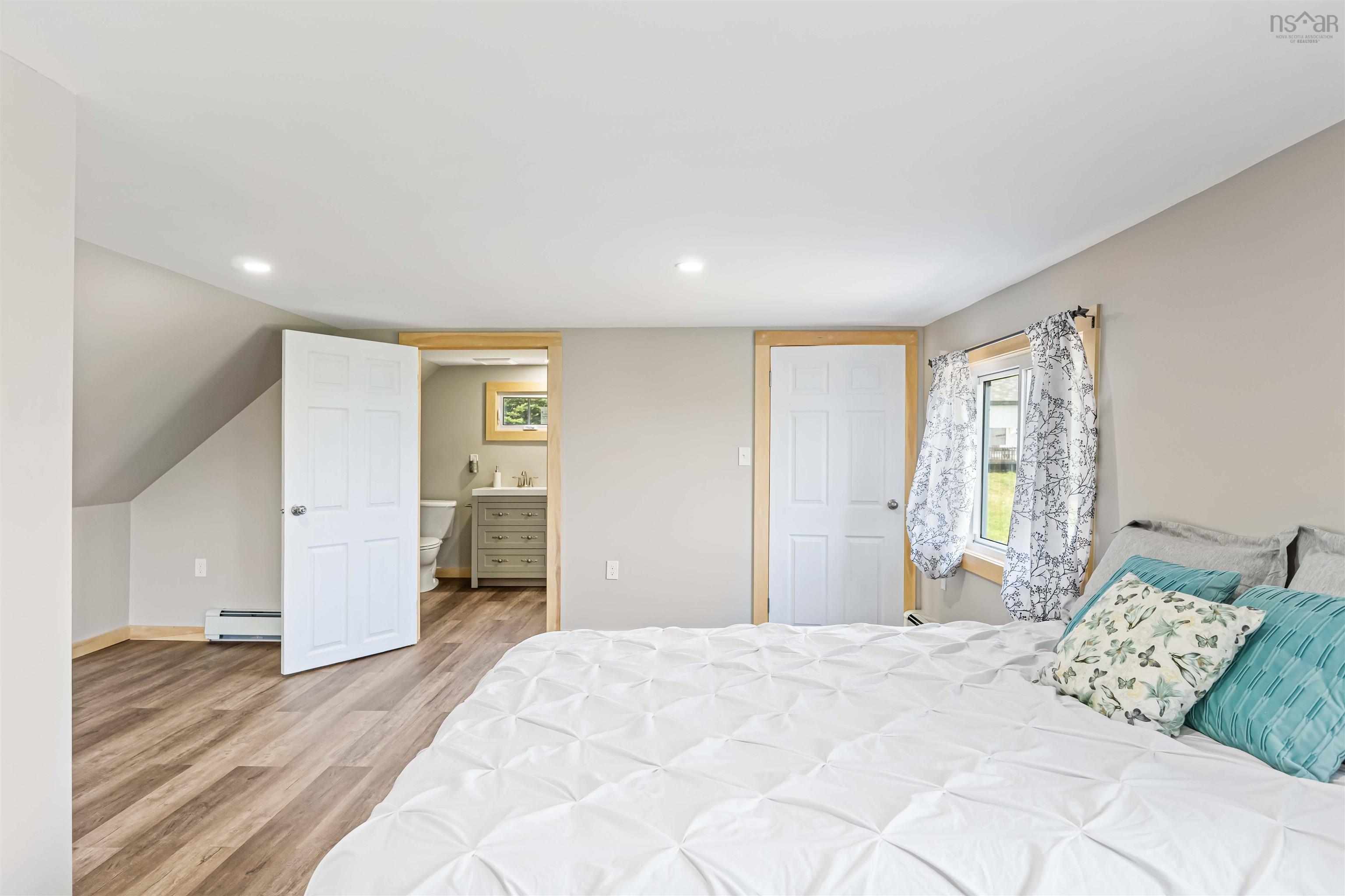 $399,000.00: 866 Brinton Road, Port Lorne