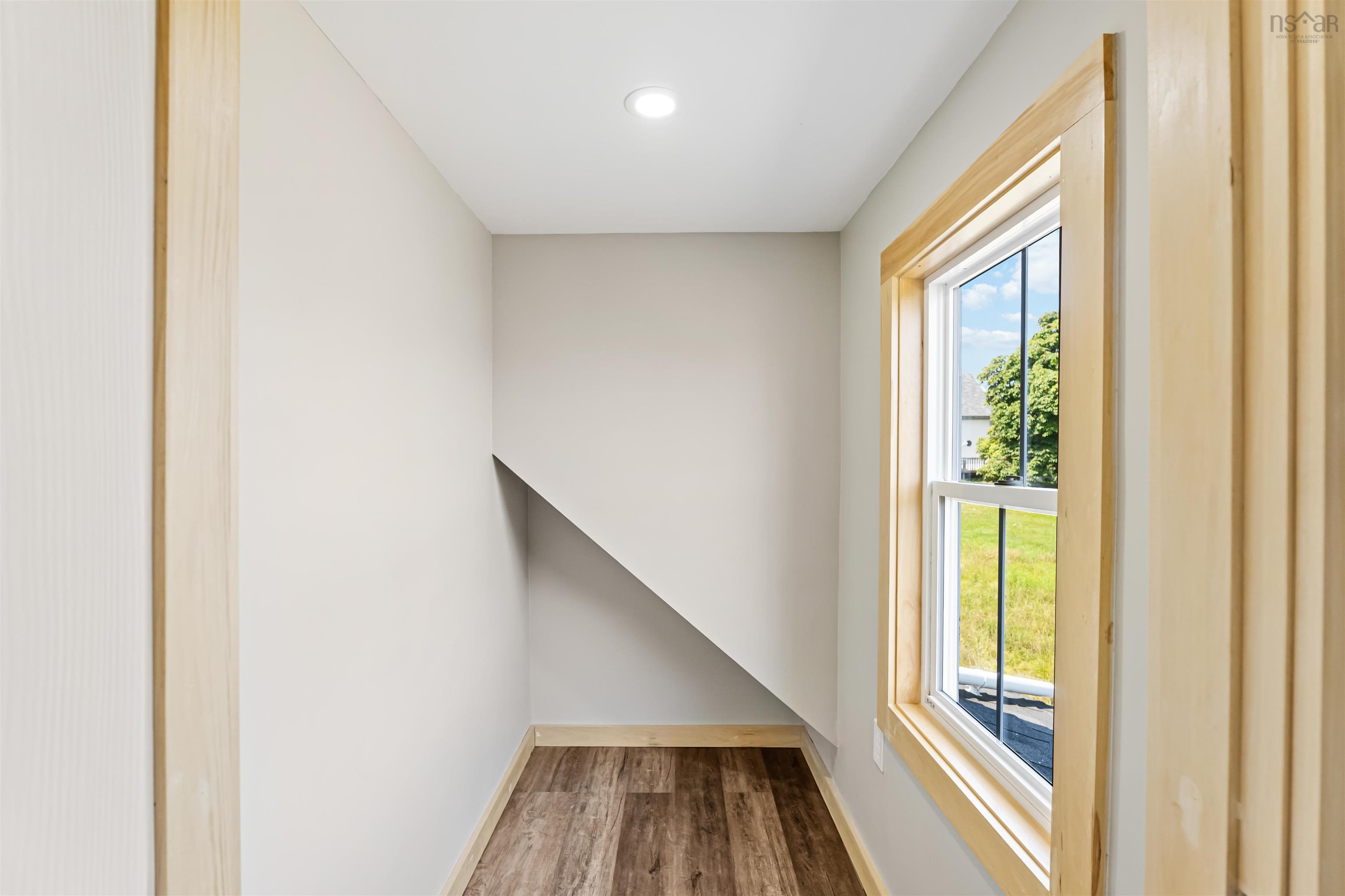 $399,000.00: 866 Brinton Road, Port Lorne