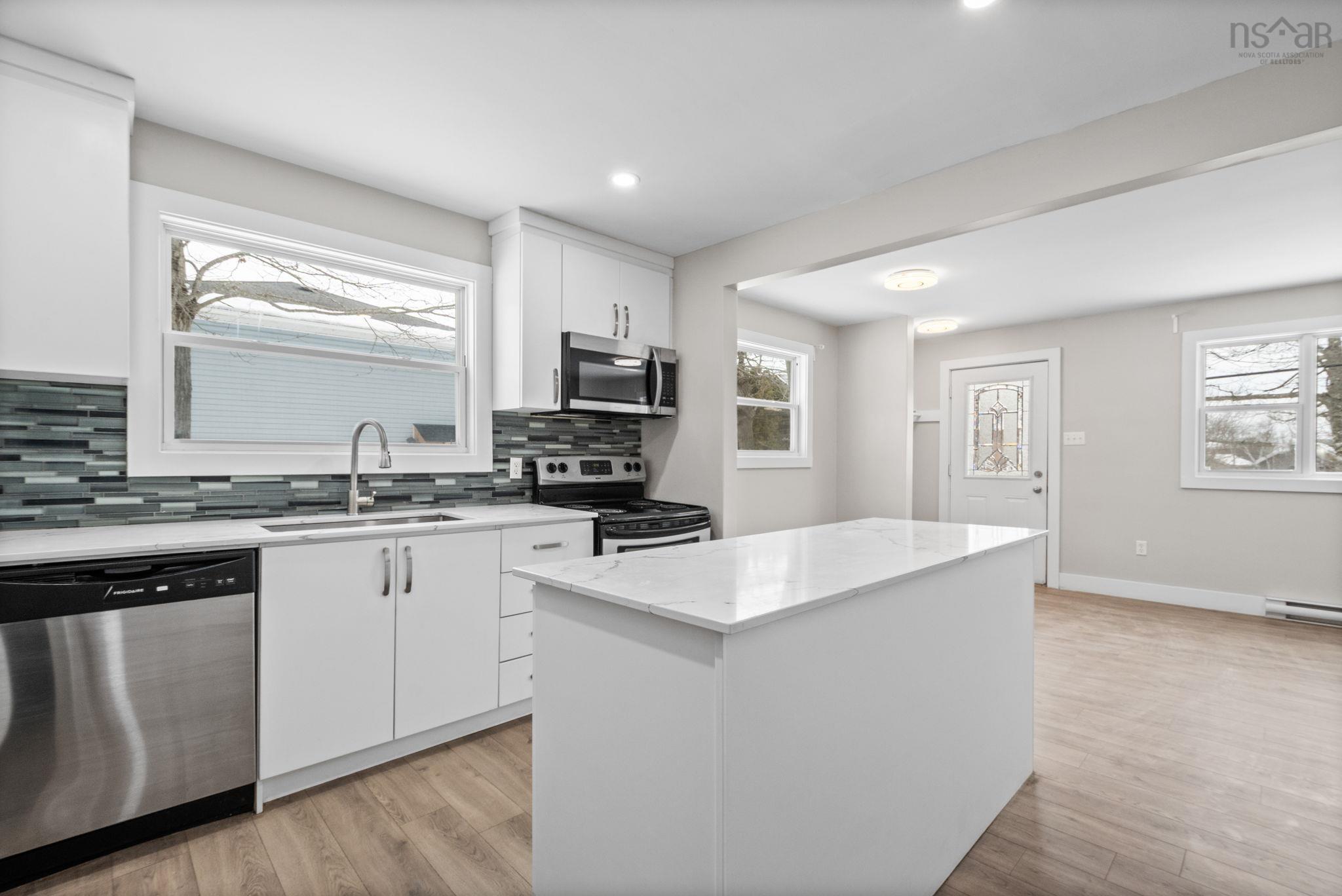 $570,000.00: 15 Saint Michaels Avenue, Halifax