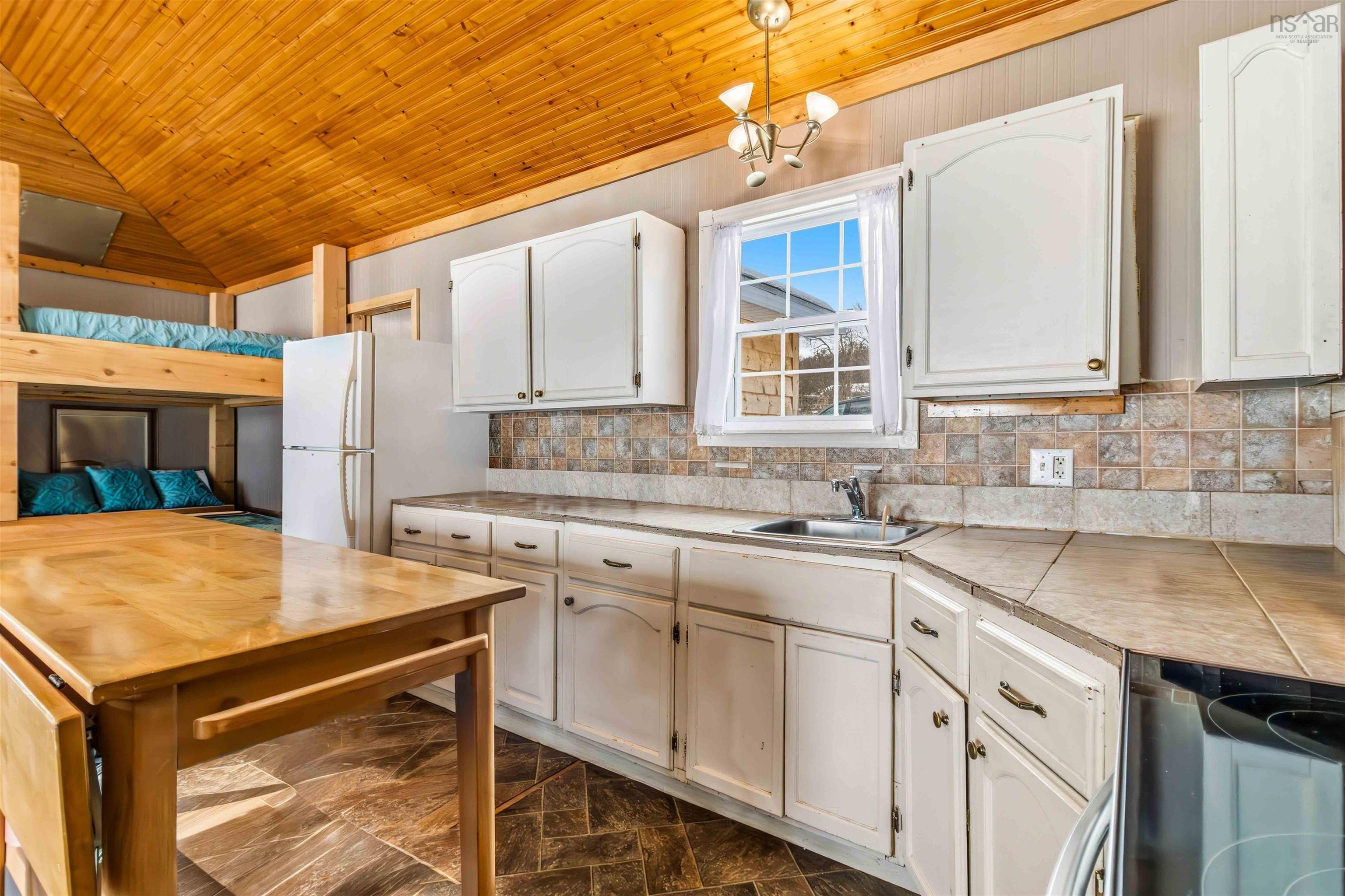 $369,900.00: 41 Eldoras Lane, Sheet Harbour