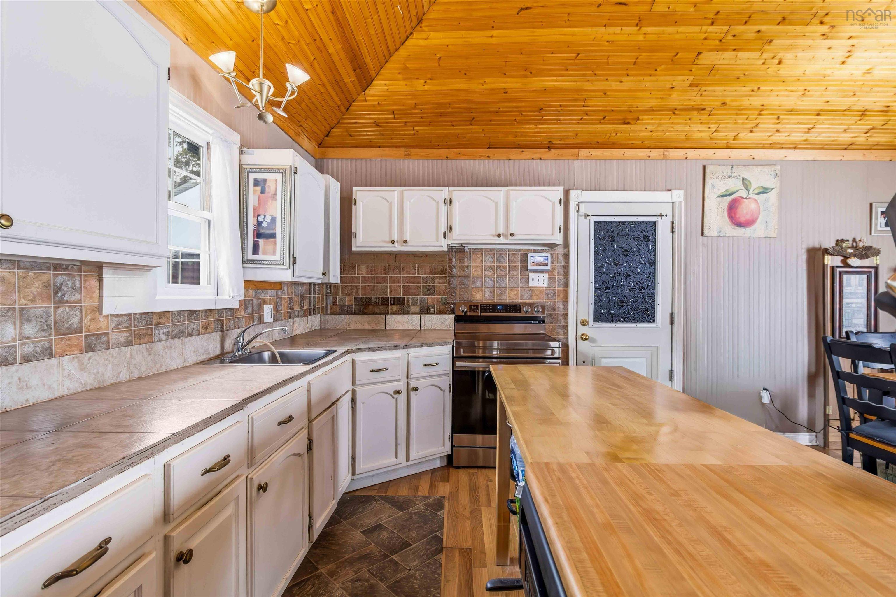 $369,900.00: 41 Eldoras Lane, Sheet Harbour