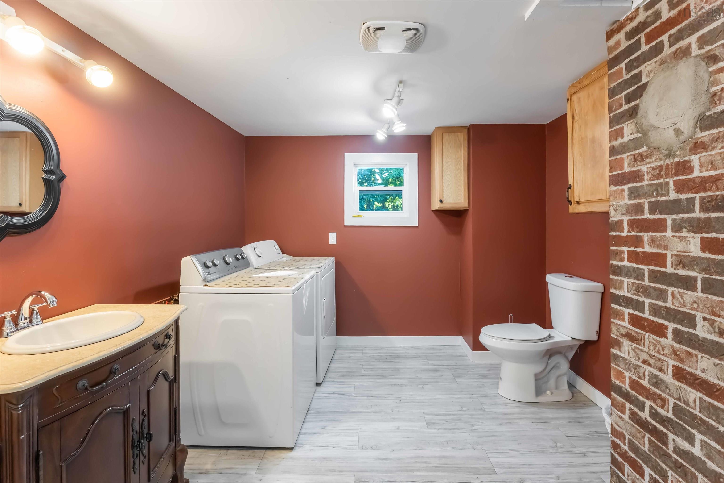 $299,900.00: 736 Cambridge Road, Cambridge