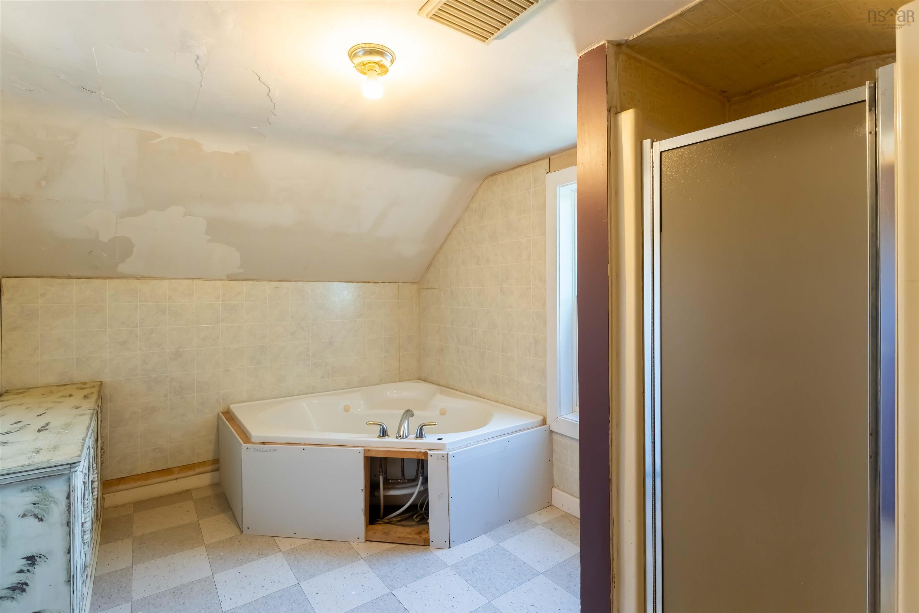 $299,900.00: 736 Cambridge Road, Cambridge