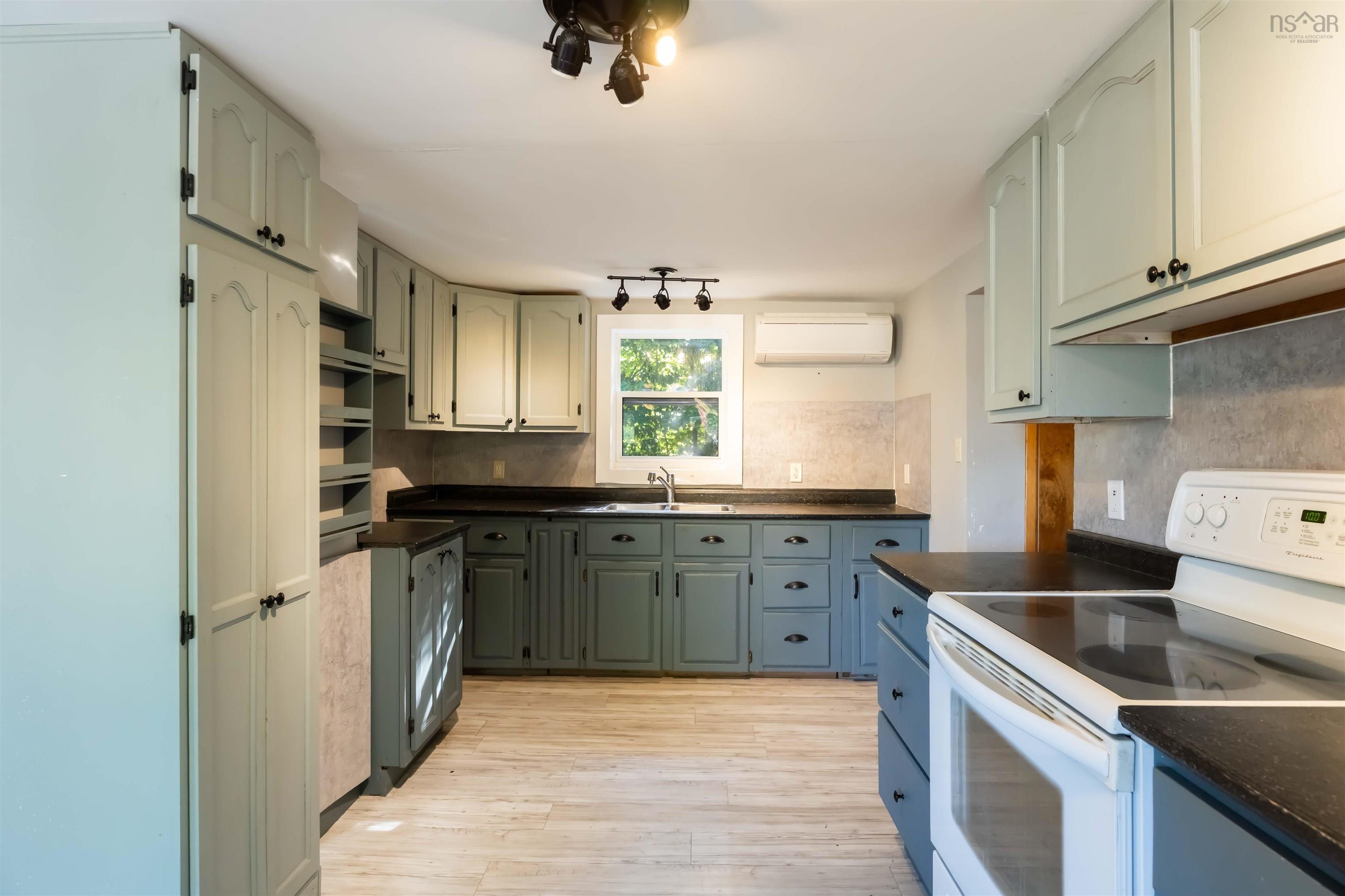 $299,900.00: 736 Cambridge Road, Cambridge