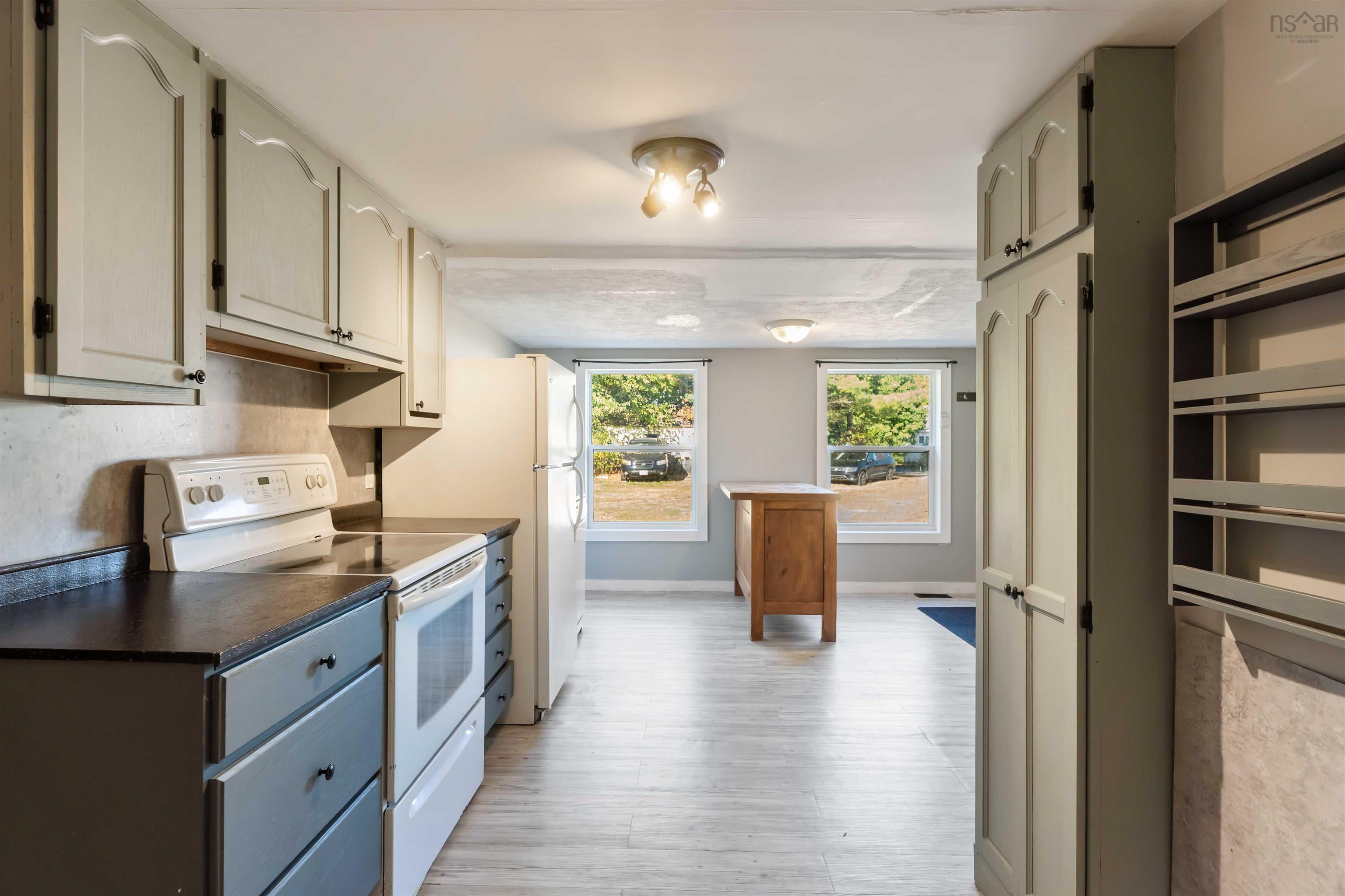 $299,900.00: 736 Cambridge Road, Cambridge