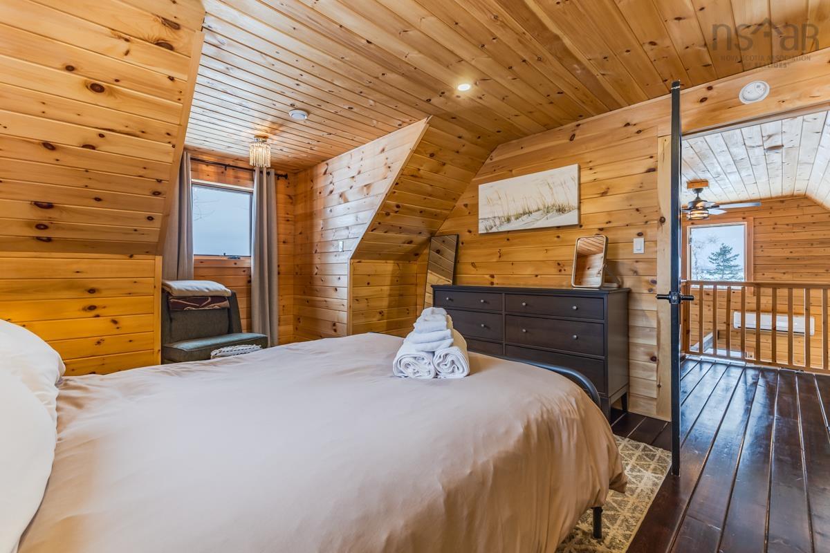 $549,900.00: 1124 Sandpoint Road, Sand Point