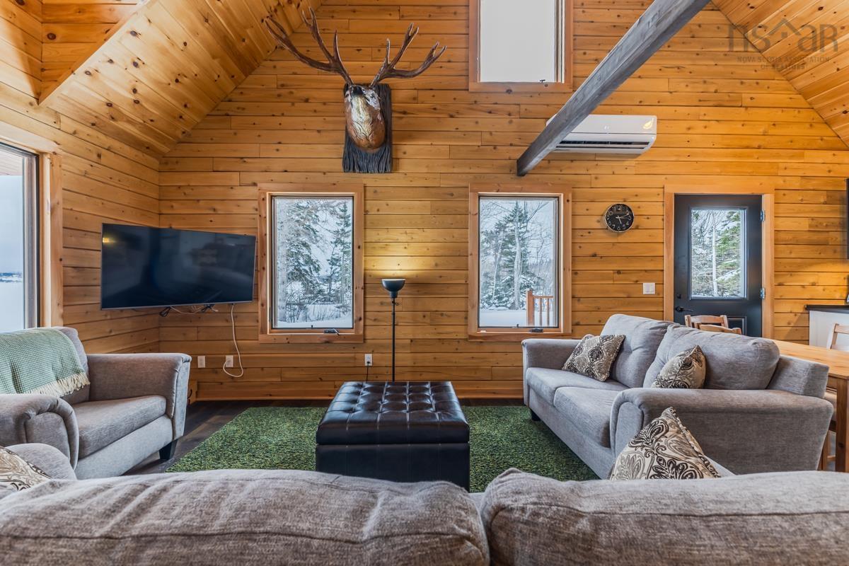 $549,900.00: 1124 Sandpoint Road, Sand Point