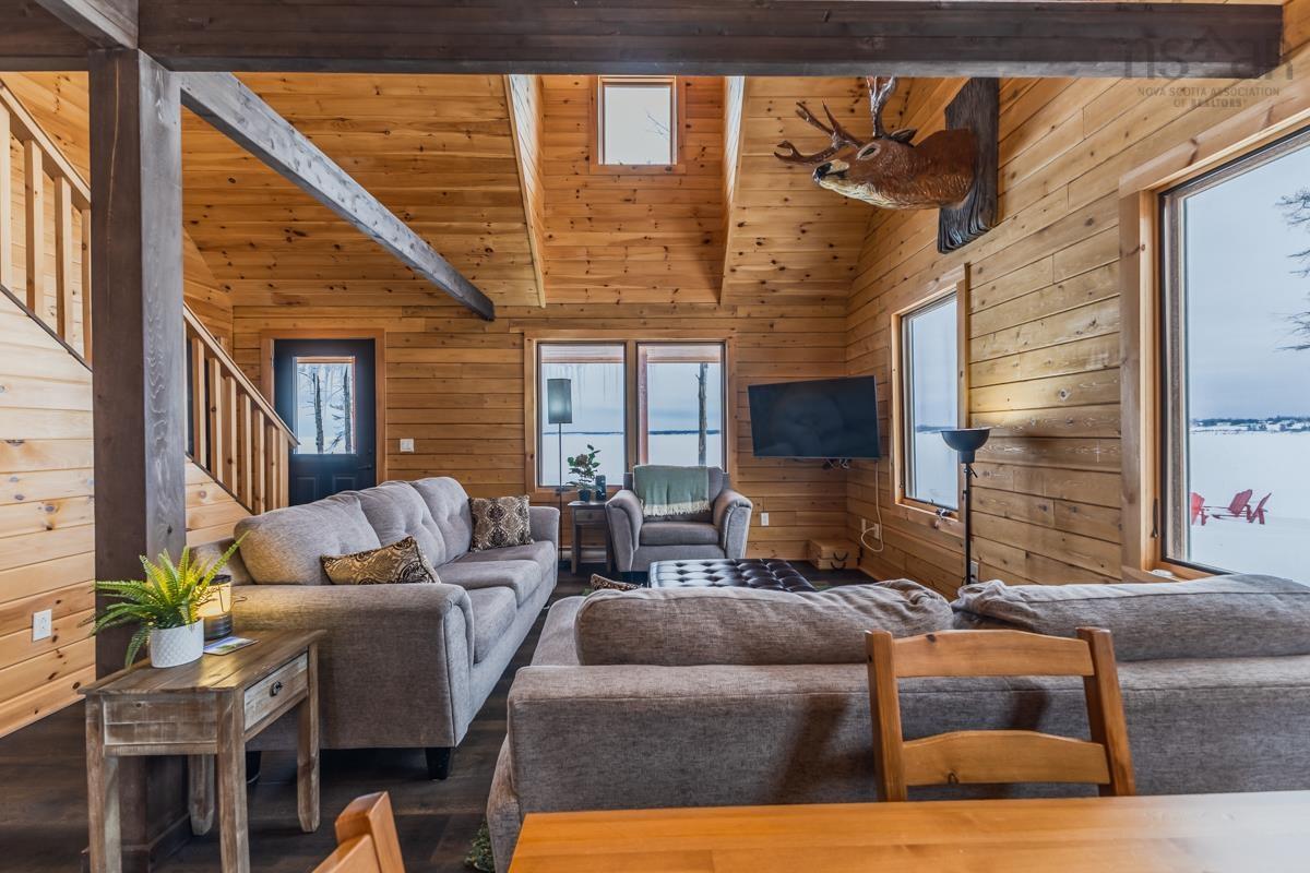 $549,900.00: 1124 Sandpoint Road, Sand Point