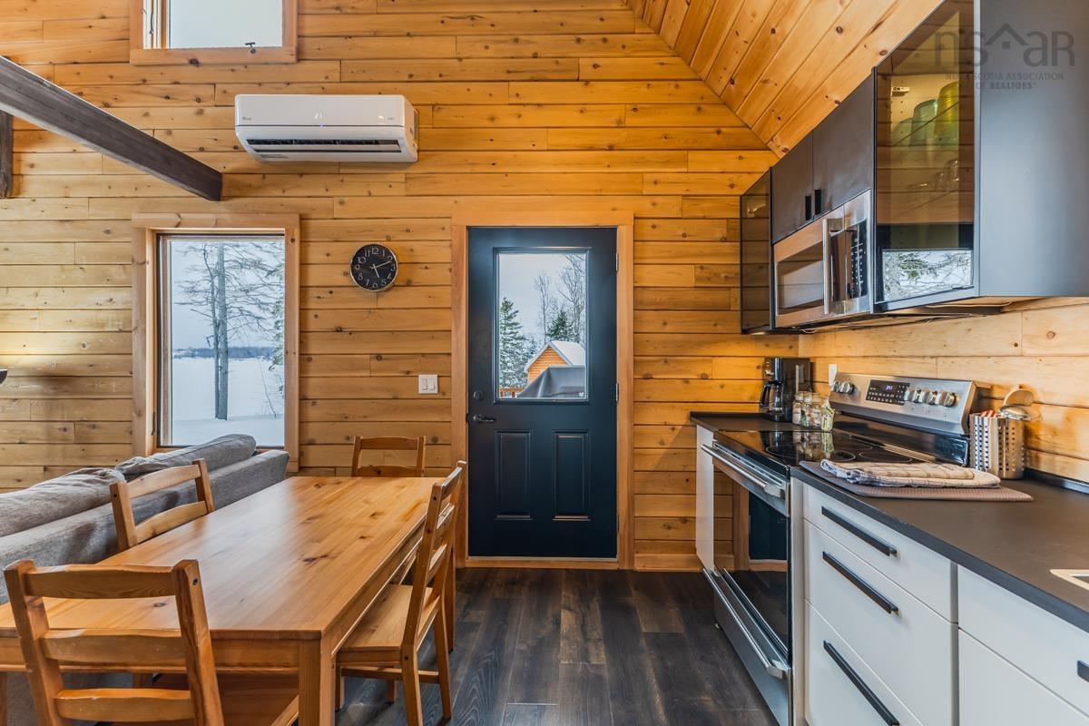 $549,900.00: 1124 Sandpoint Road, Sand Point