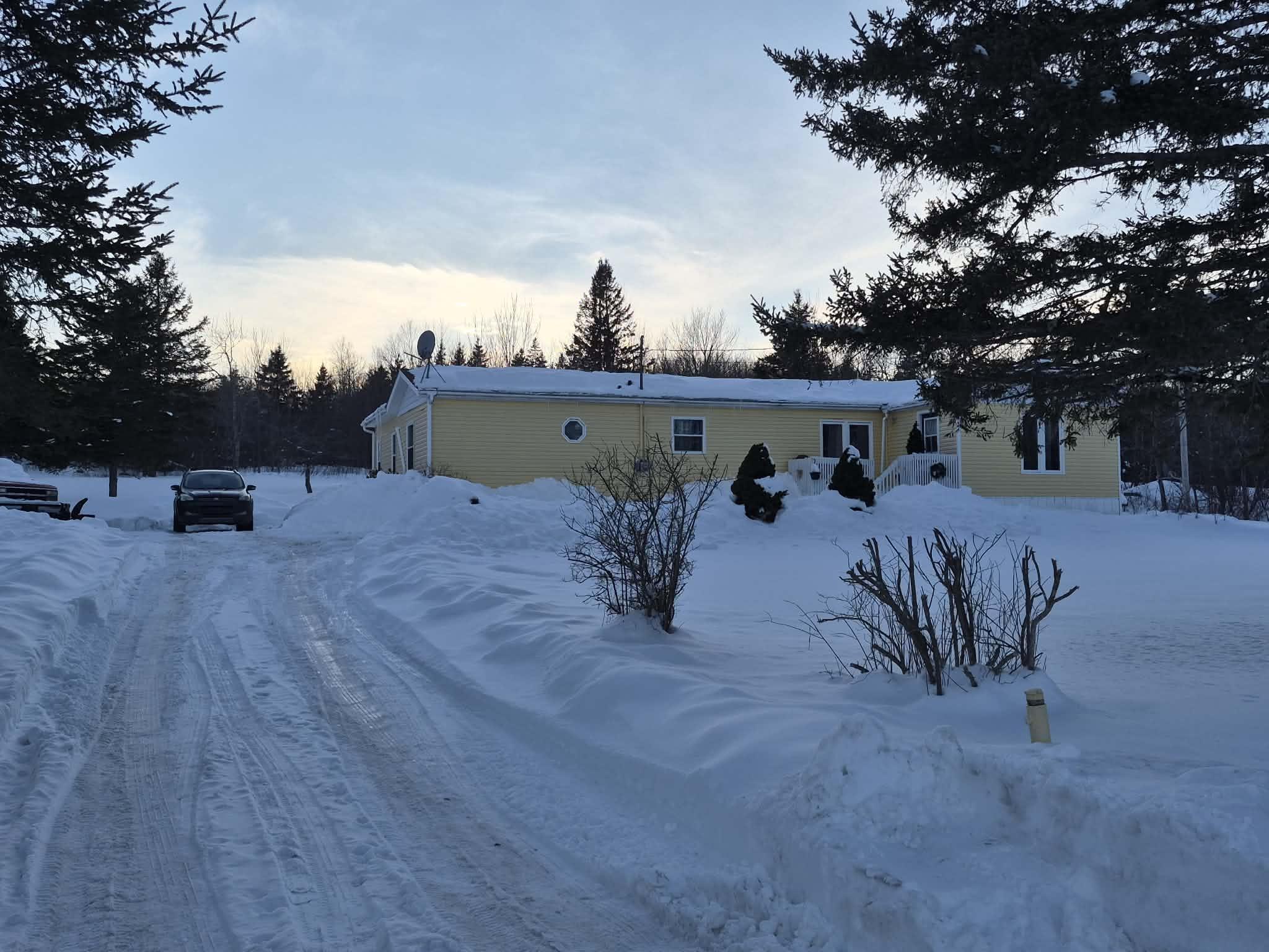 $229,000.00: 5545 East River West Side Road, Eureka