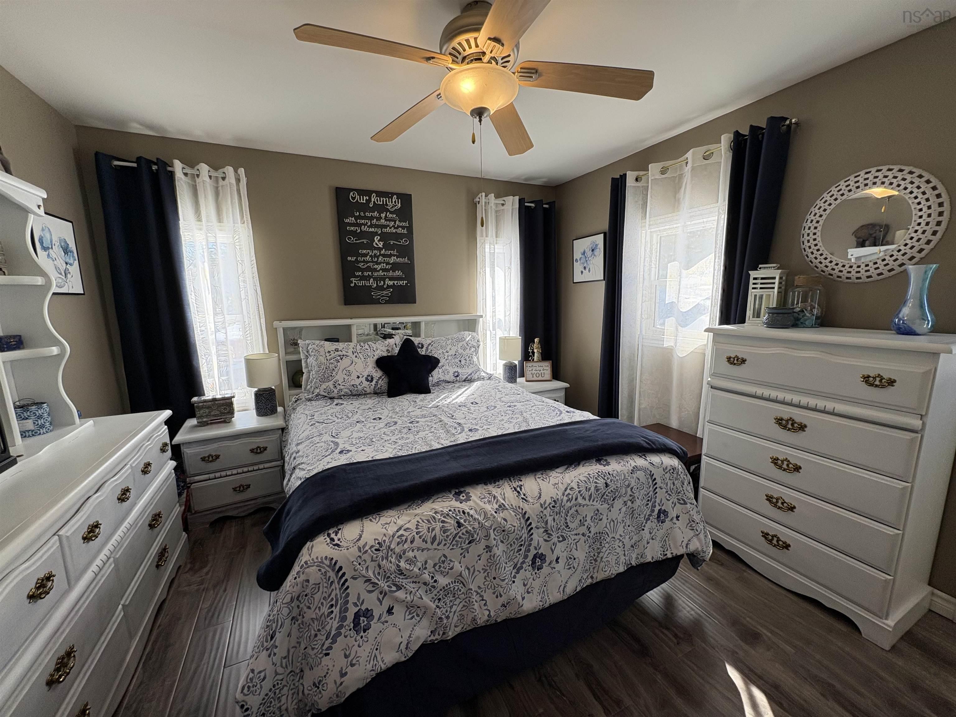 $229,000.00: 5545 East River West Side Road, Eureka