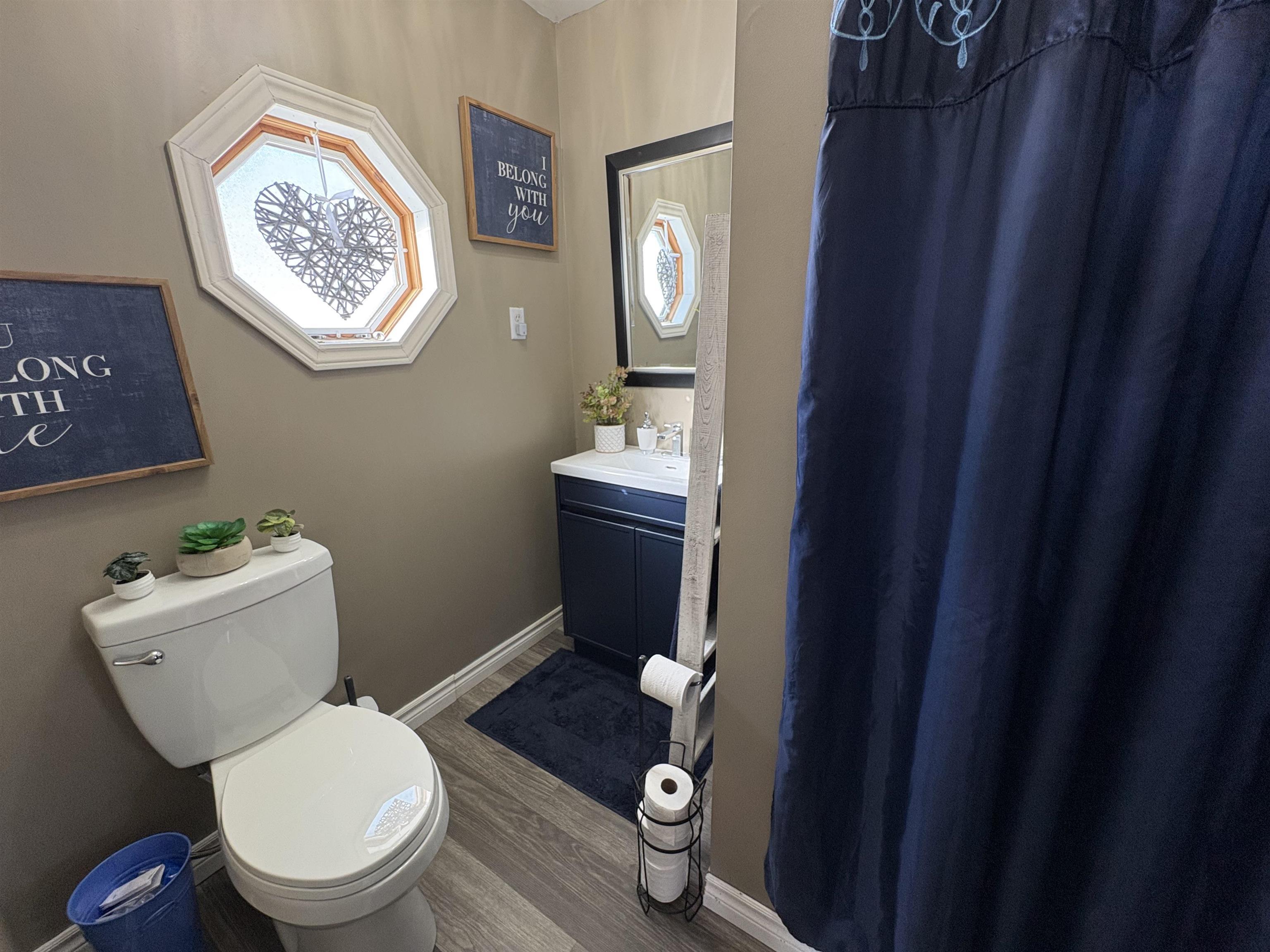 $229,000.00: 5545 East River West Side Road, Eureka