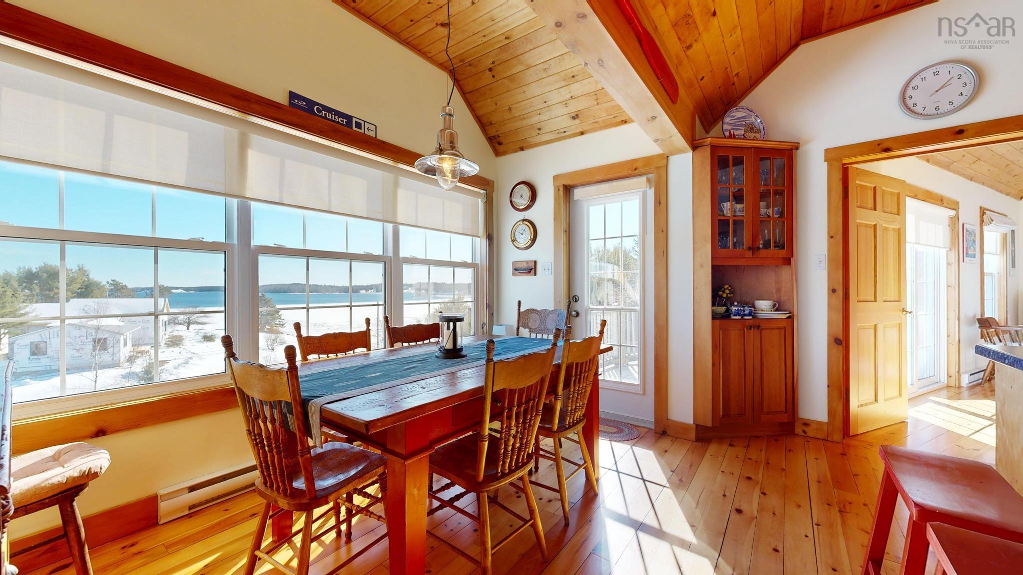 $995,000.00: 287 East Side Martins River Road, Martins River