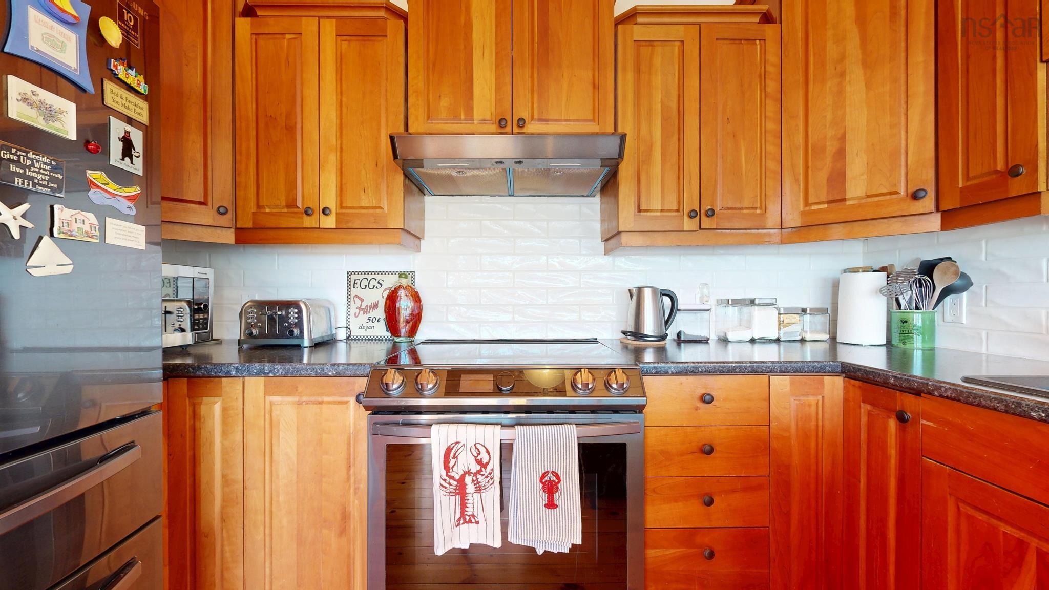 $995,000.00: 287 East Side Martins River Road, Martins River