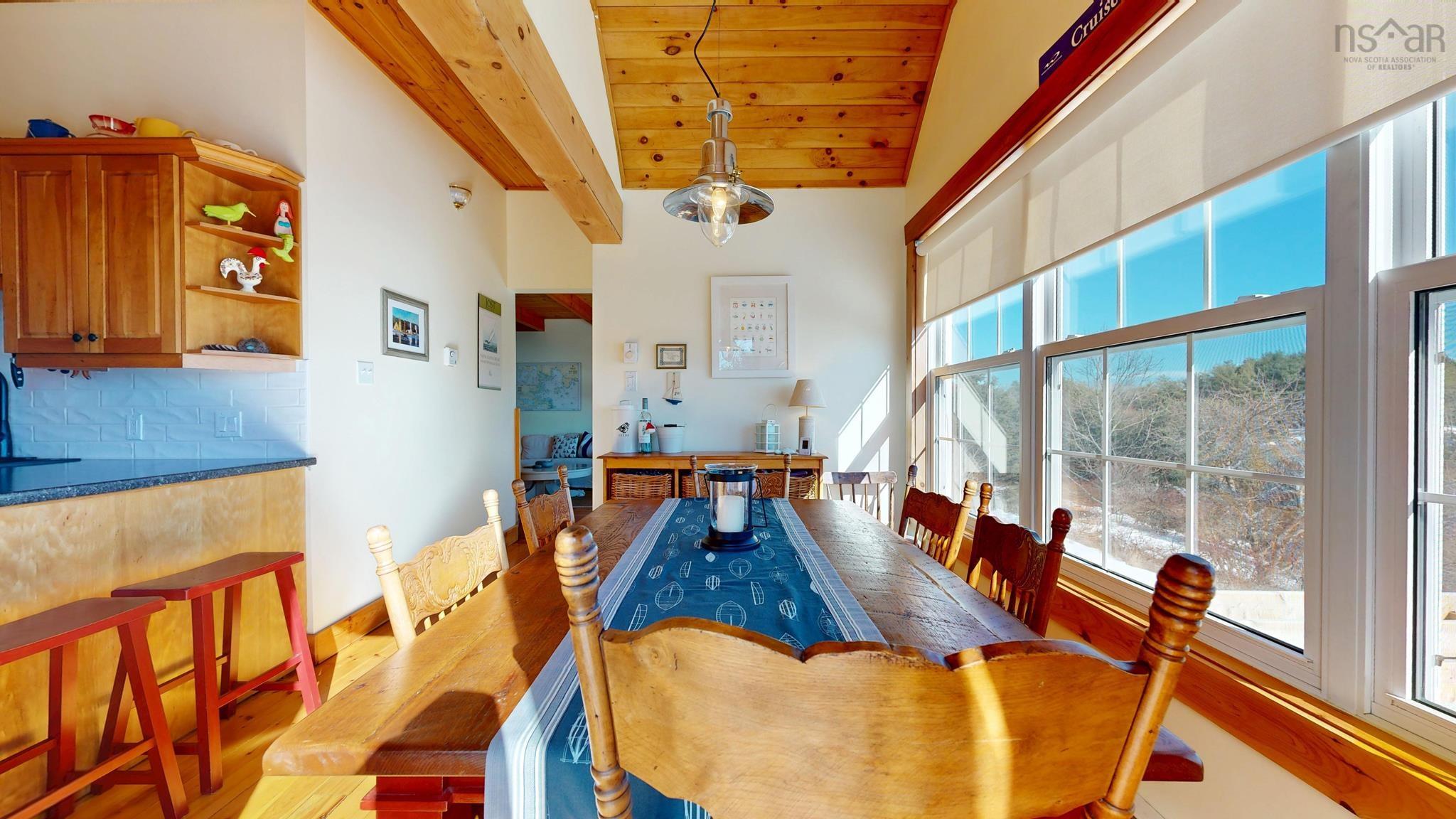 $995,000.00: 287 East Side Martins River Road, Martins River