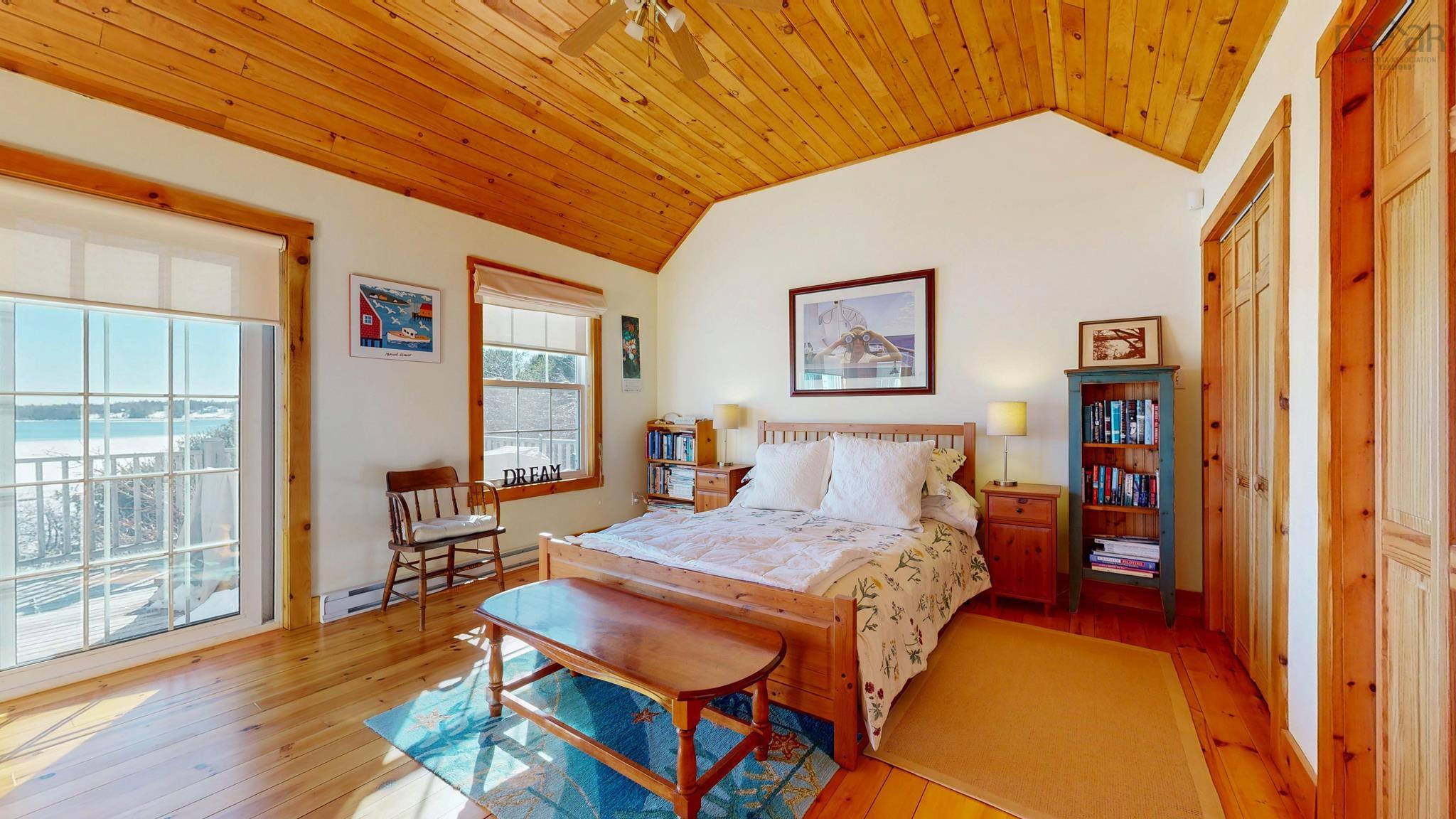 $995,000.00: 287 East Side Martins River Road, Martins River