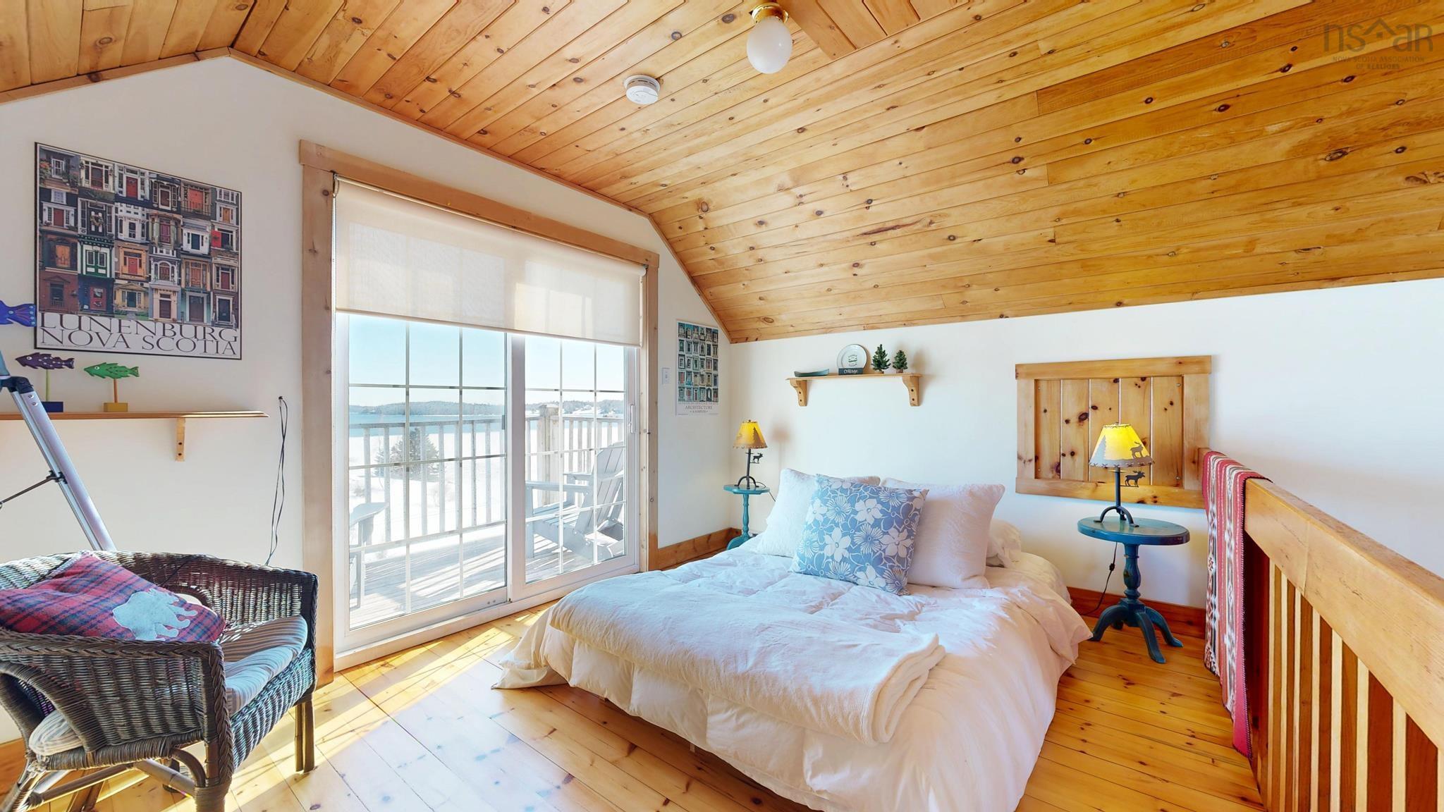 $995,000.00: 287 East Side Martins River Road, Martins River