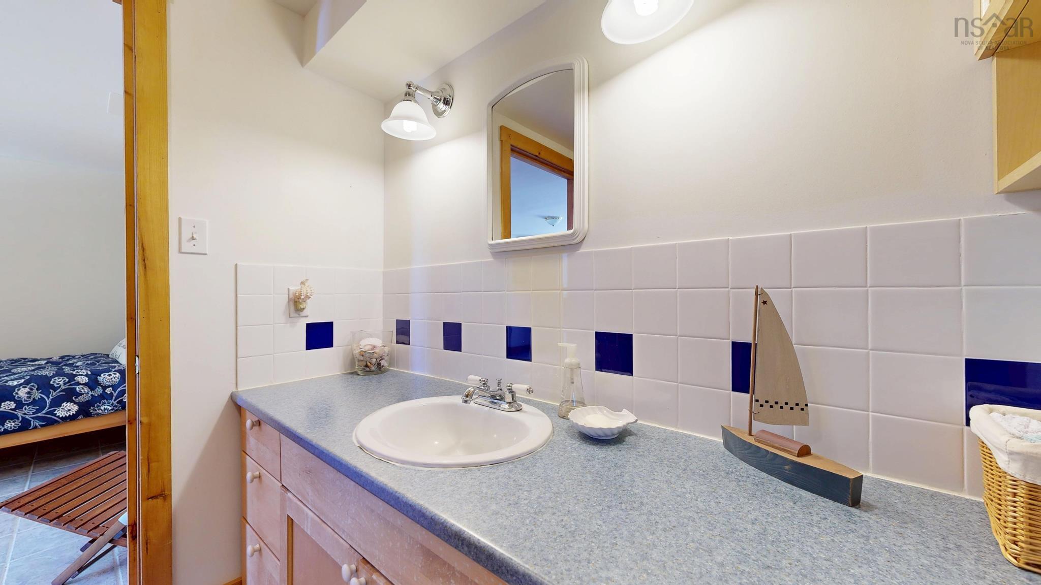 $995,000.00: 287 East Side Martins River Road, Martins River