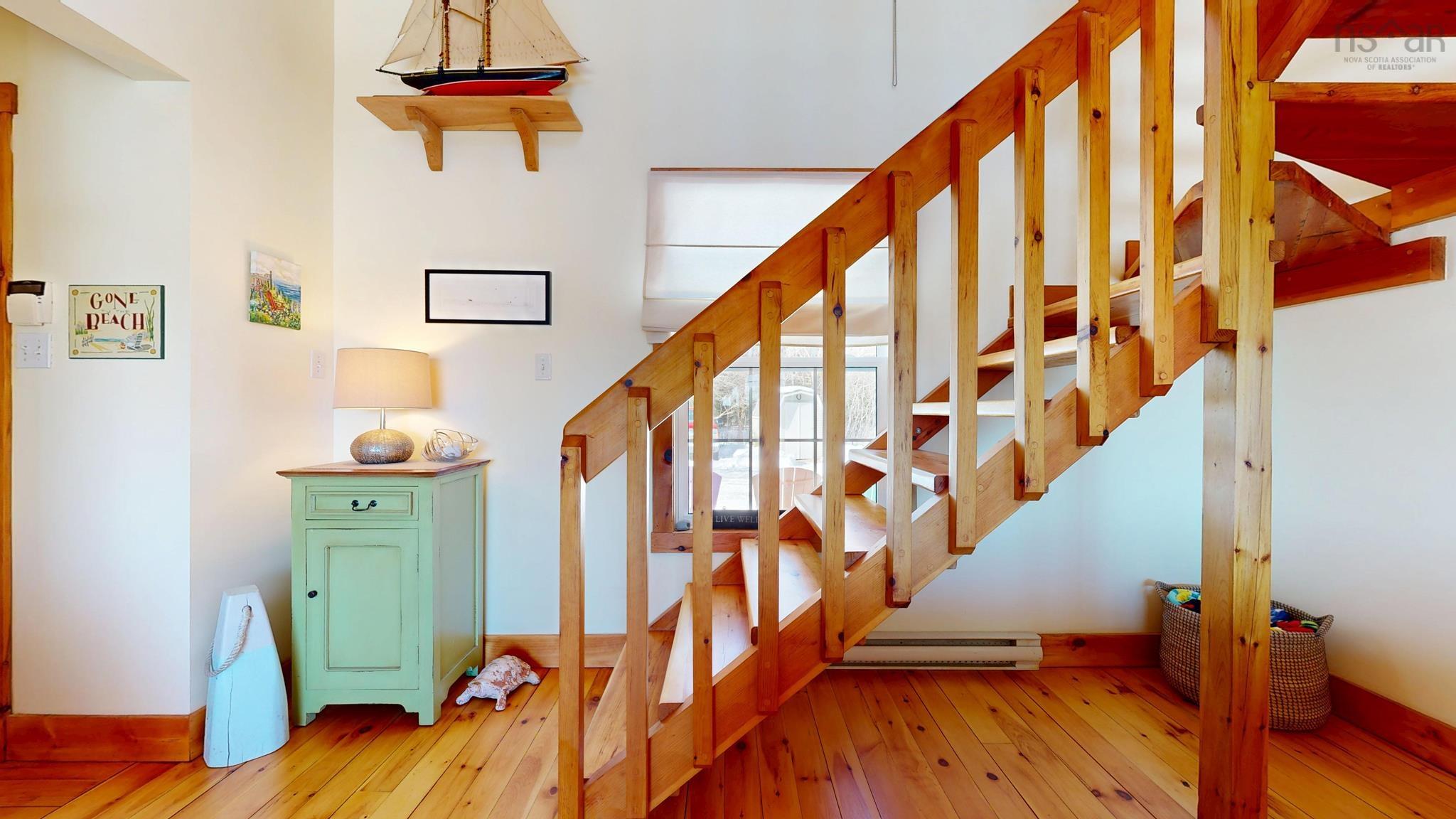 $995,000.00: 287 East Side Martins River Road, Martins River