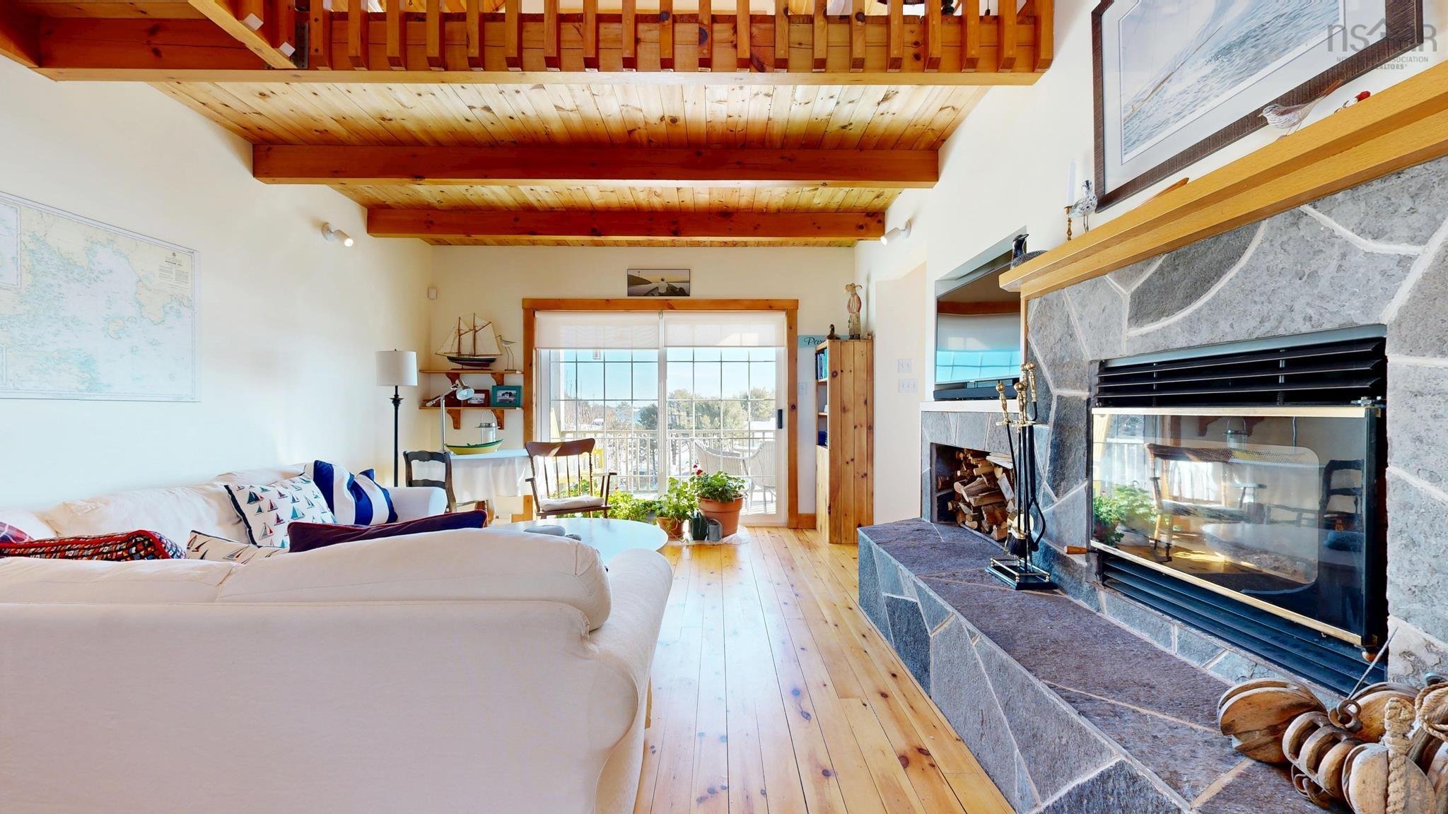 $995,000.00: 287 East Side Martins River Road, Martins River