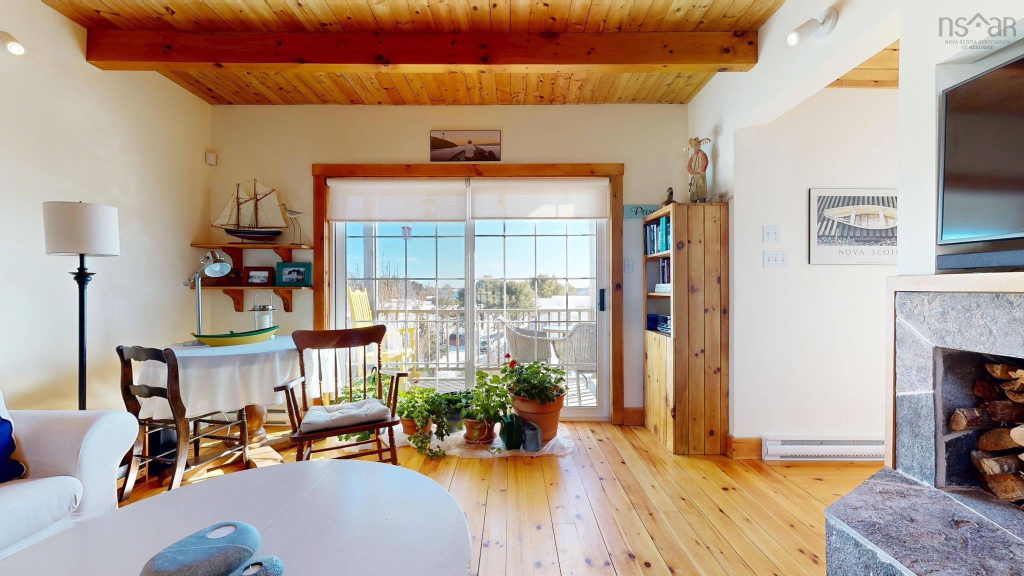 $995,000.00: 287 East Side Martins River Road, Martins River