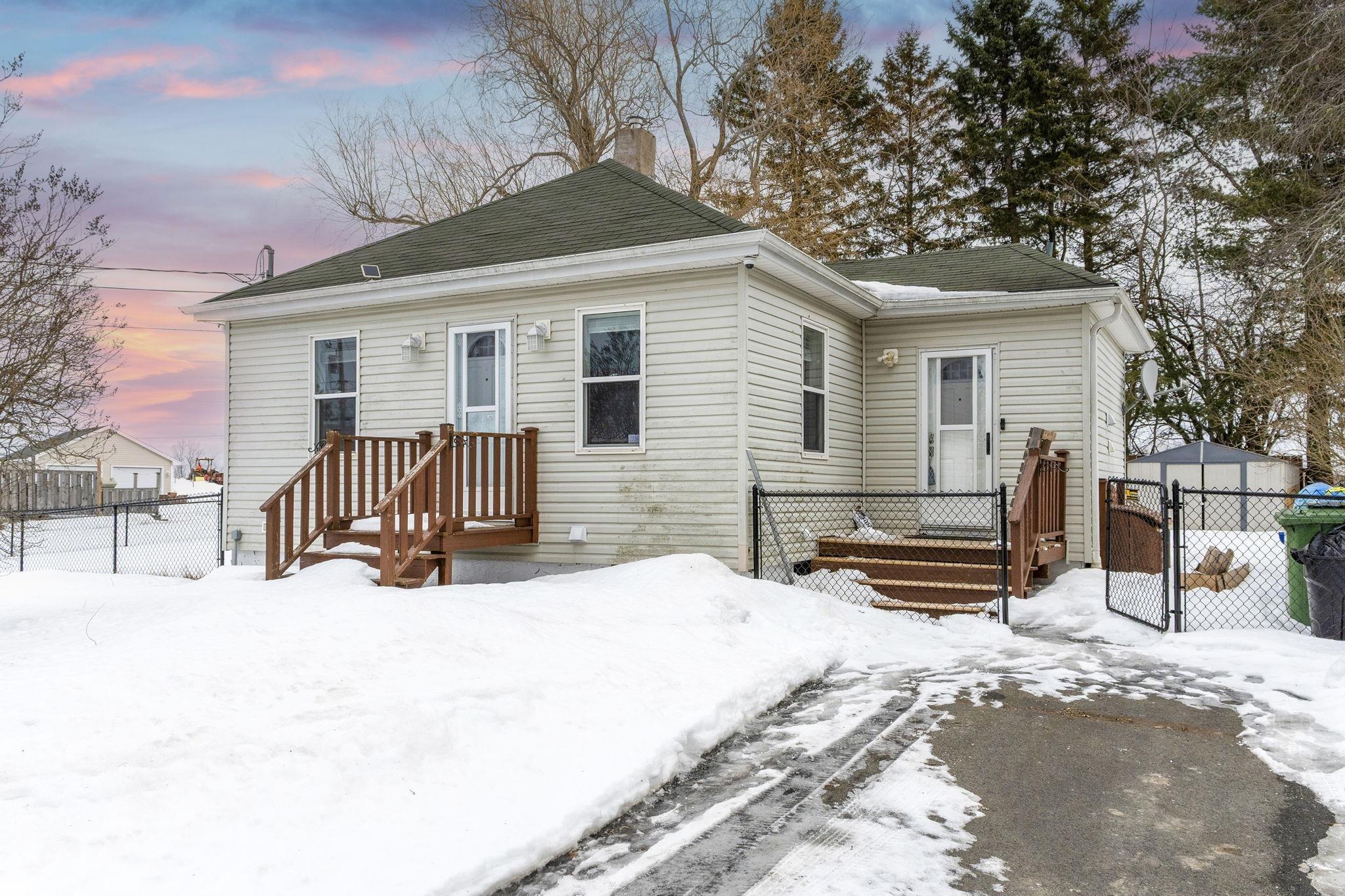 $289,900.00: 1034 Highway 277, Dutch Settlement