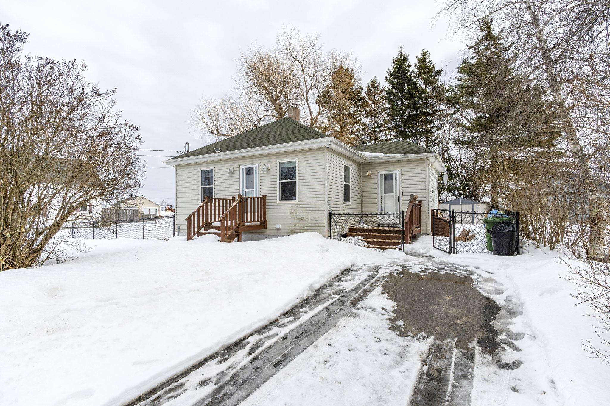 $289,900.00: 1034 Highway 277, Dutch Settlement