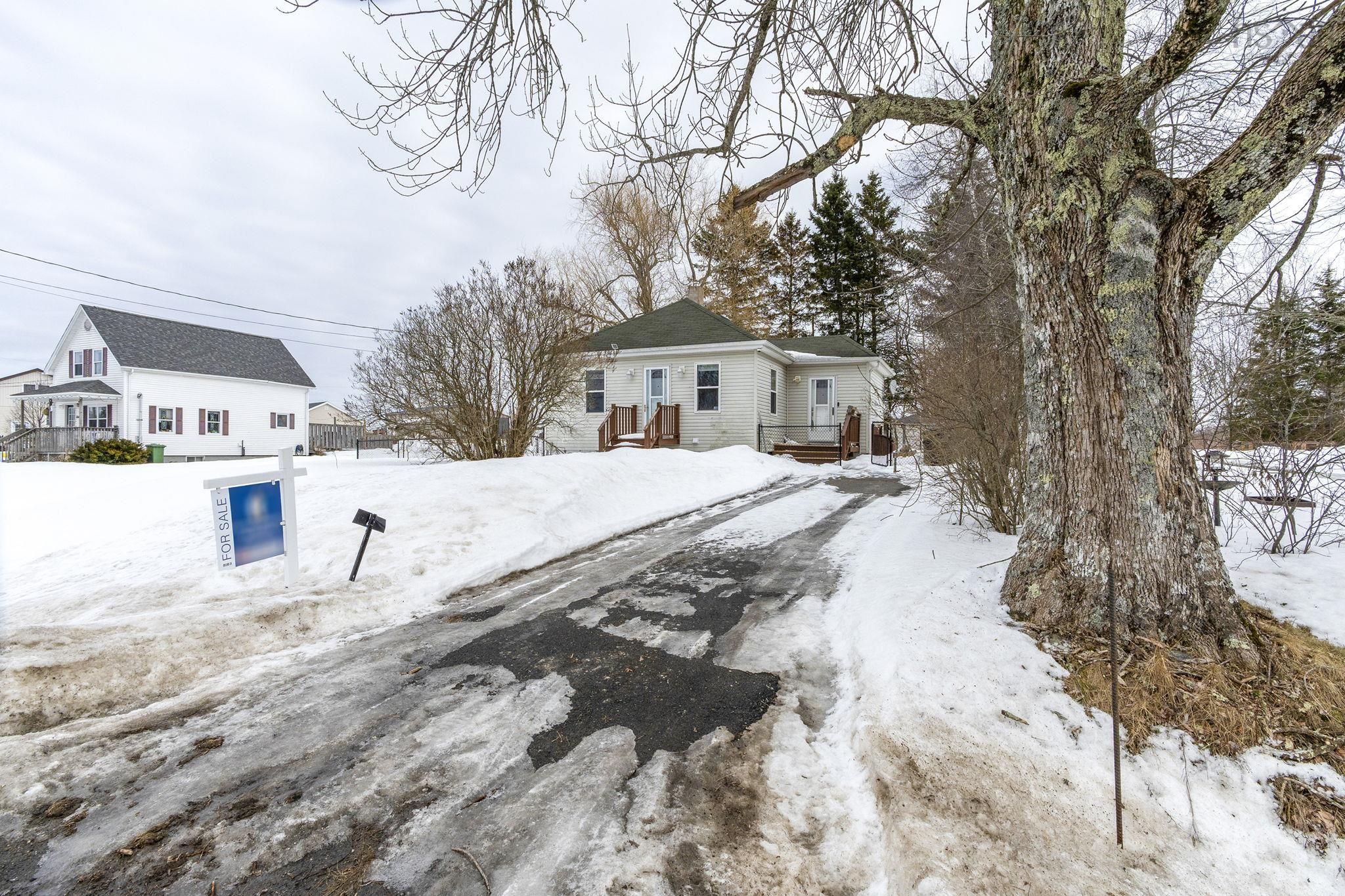 $289,900.00: 1034 Highway 277, Dutch Settlement