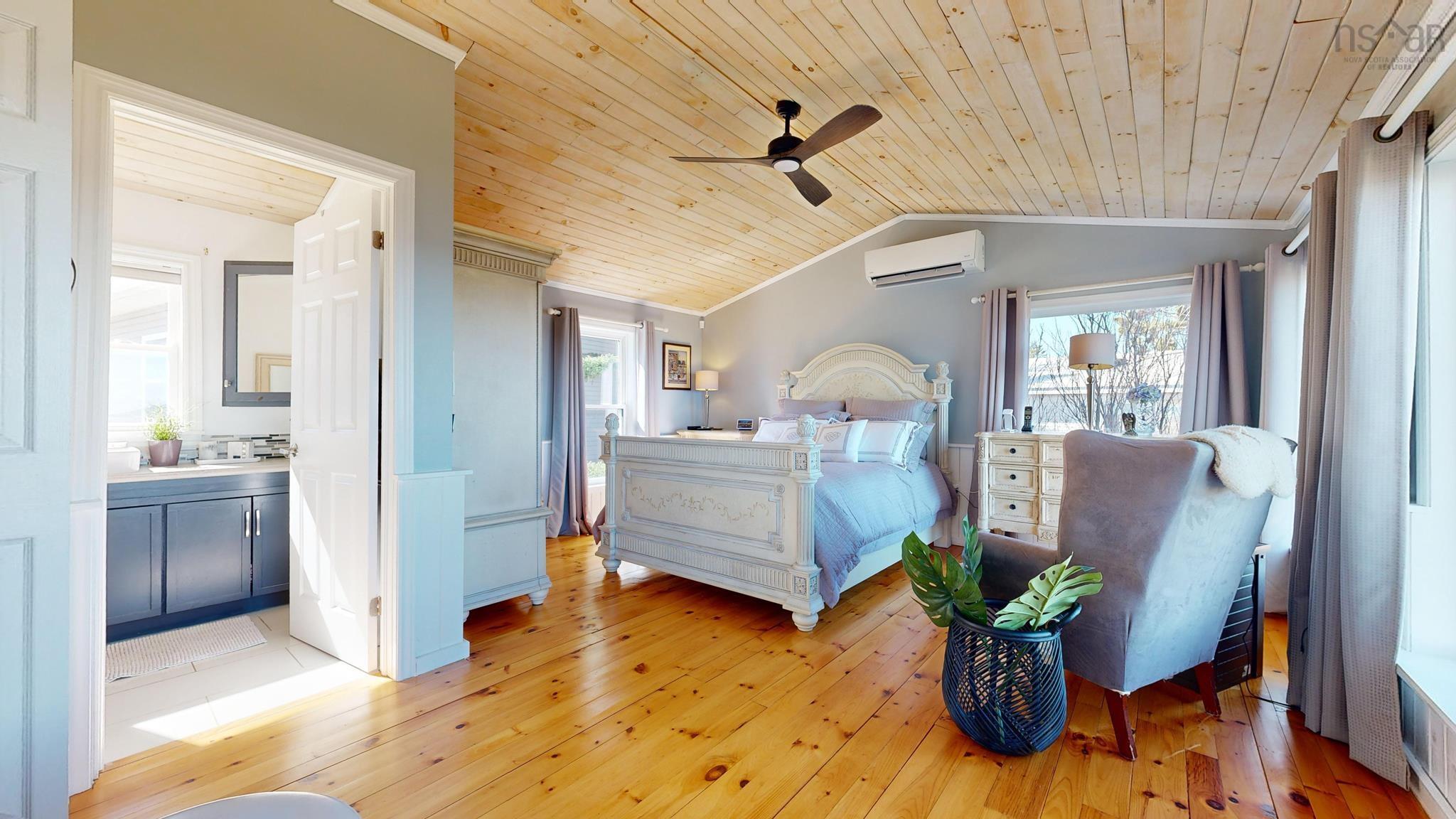 $595,000.00: 59 Sunset Avenue, Phinneys Cove