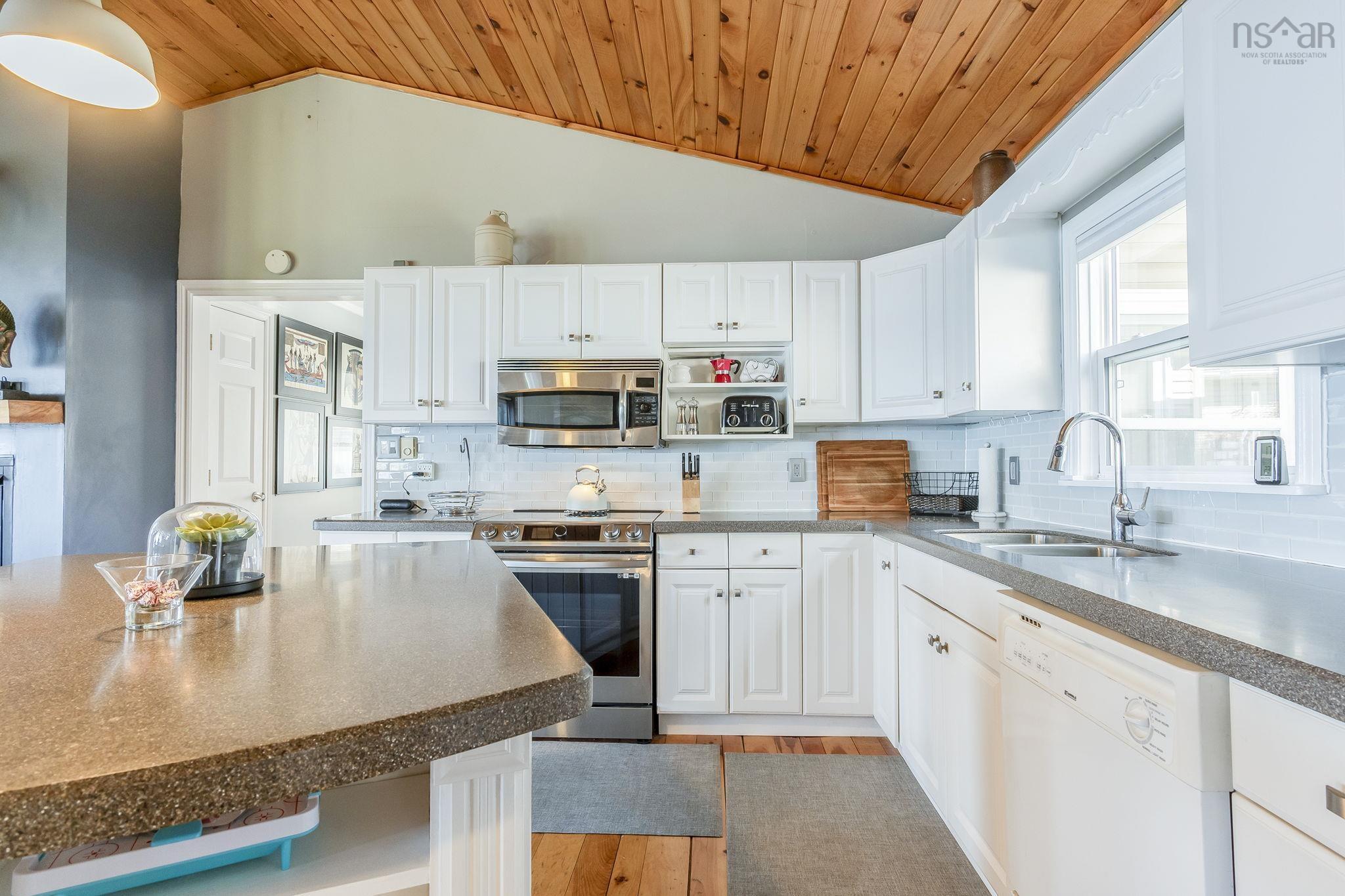 $589,000.00: 59 Sunset Avenue, Phinneys Cove