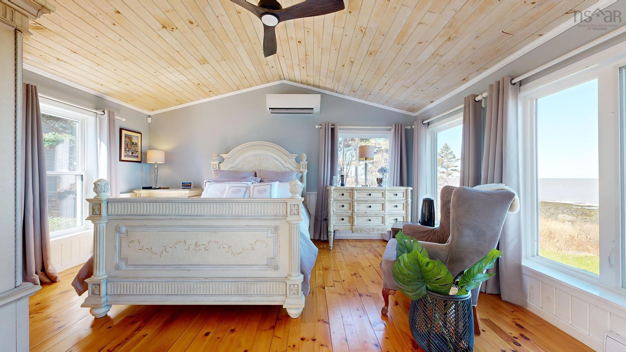 $595,000.00: 59 Sunset Avenue, Phinneys Cove