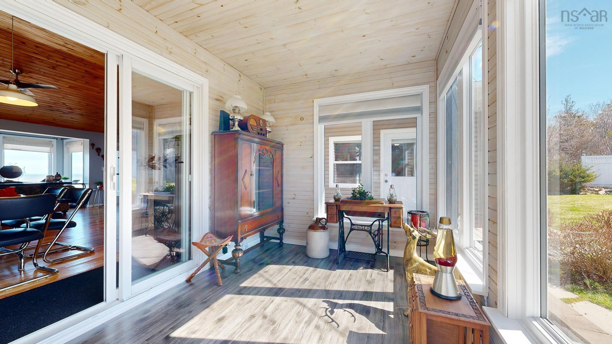 $595,000.00: 59 Sunset Avenue, Phinneys Cove