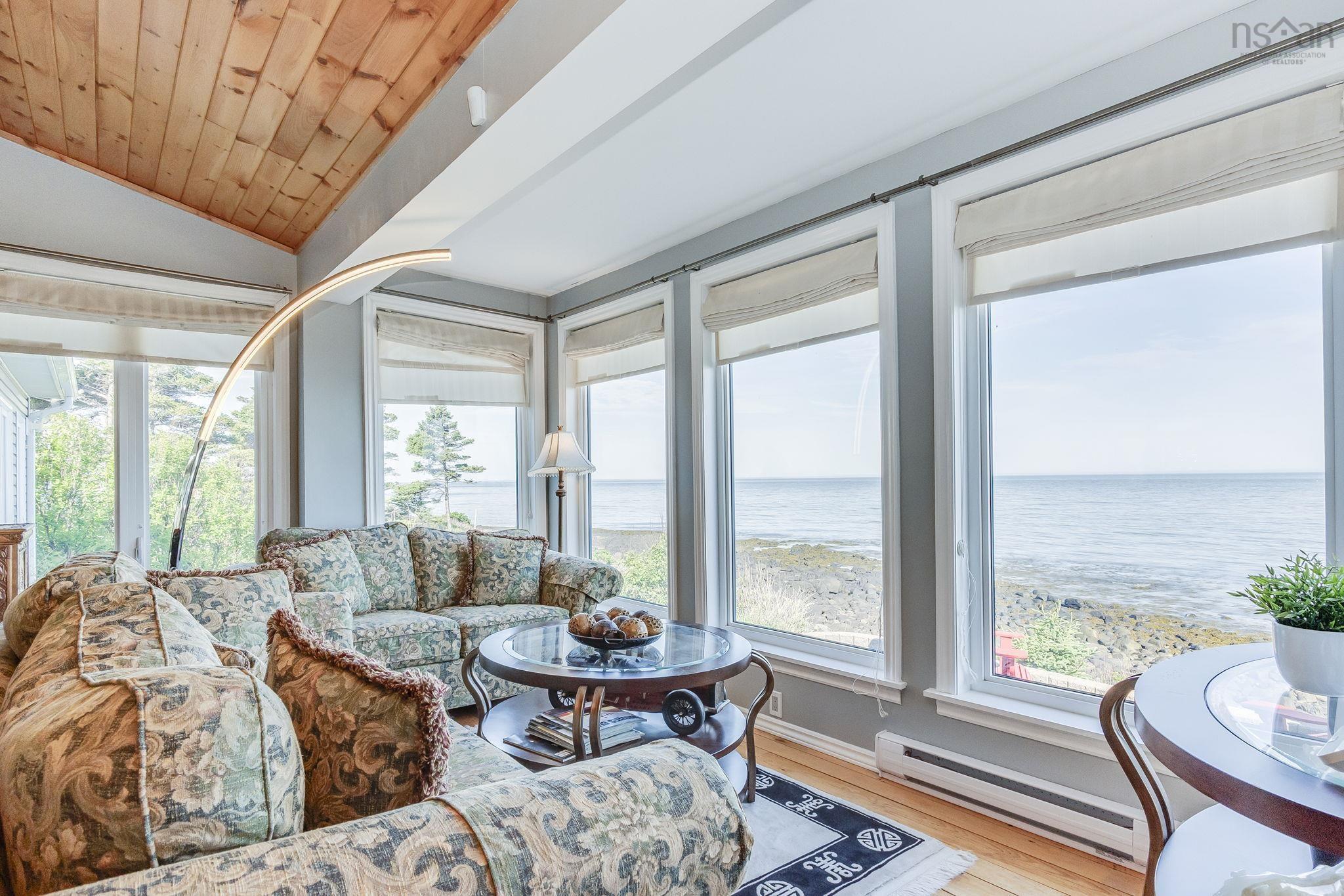 $589,000.00: 59 Sunset Avenue, Phinneys Cove