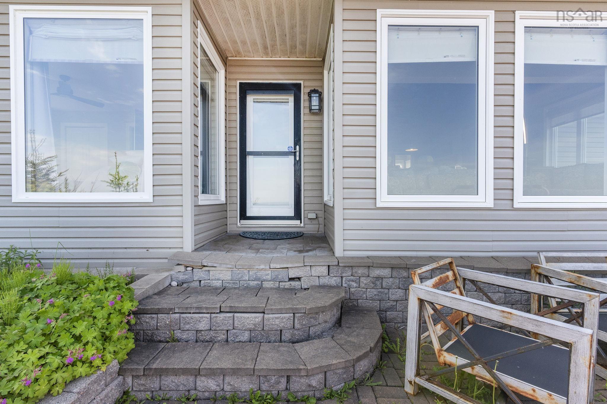 $589,000.00: 59 Sunset Avenue, Phinneys Cove